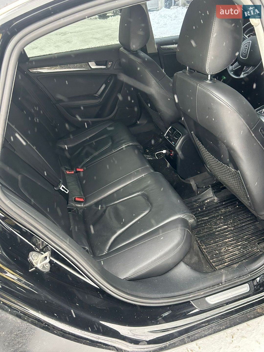 Audi A4 2011 VIN WAUHFAFL7BN038708 фото оголошення 3 з 7