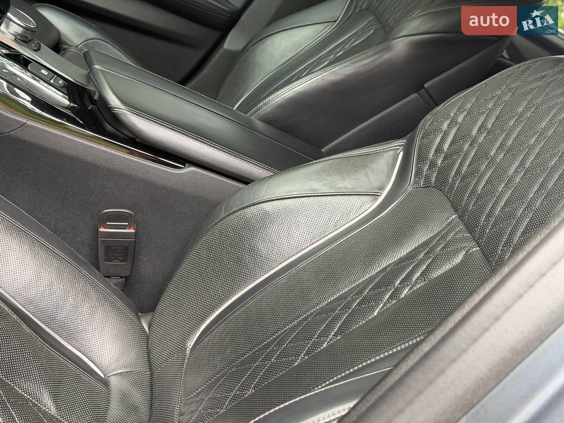 BMW 5 Series 2018 VIN WBAJF5107KBJ09980 фото оголошення 31 з 71