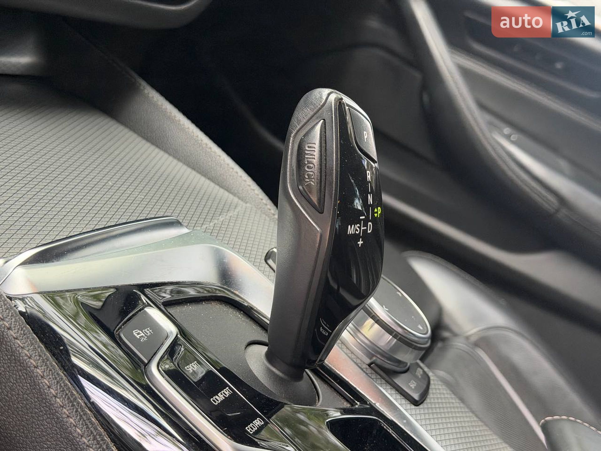 BMW 5 Series 2018 VIN WBAJF5107KBJ09980 фото оголошення 34 з 71