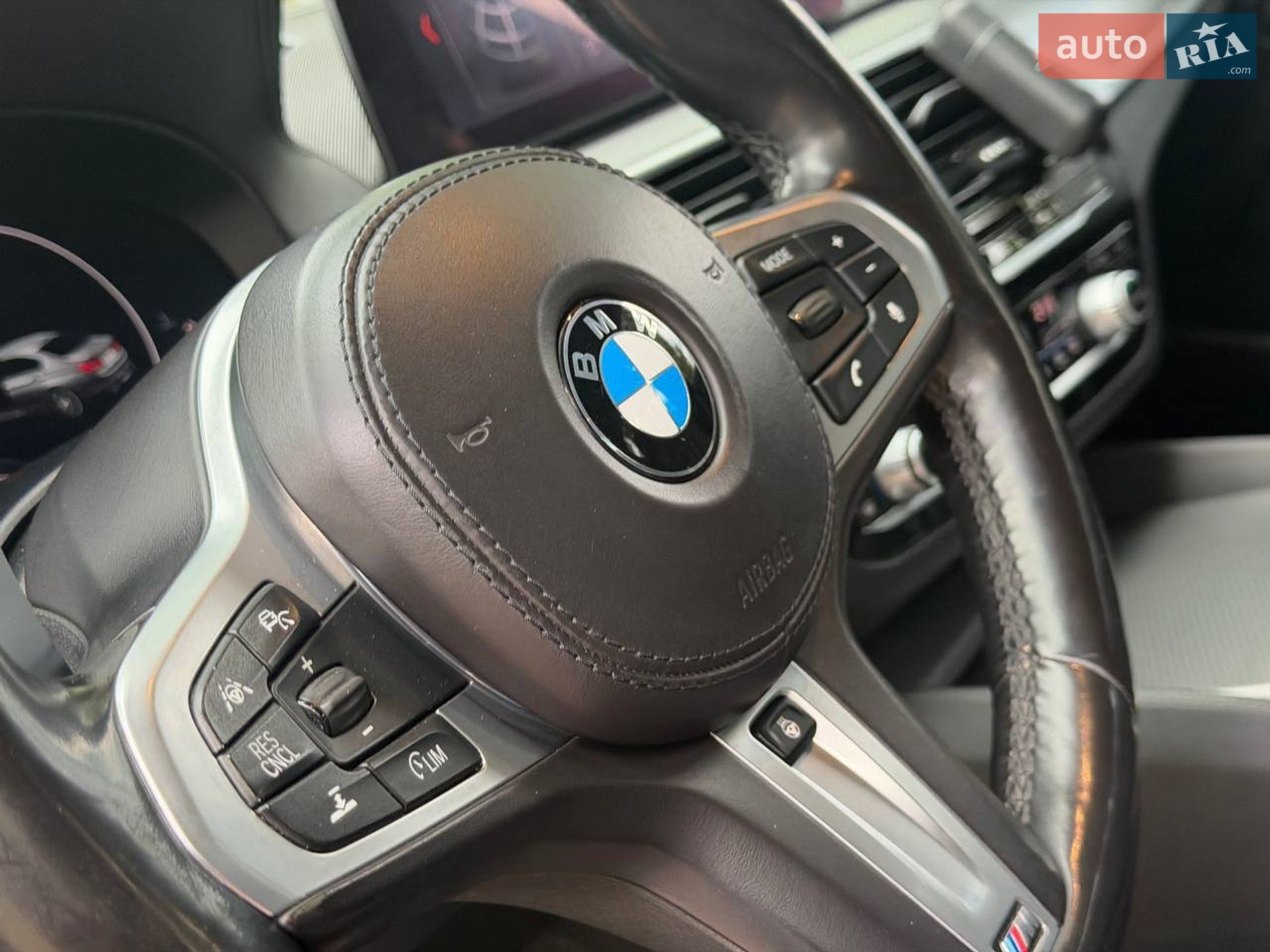 BMW 5 Series 2018 VIN WBAJF5107KBJ09980 фото оголошення 35 з 71