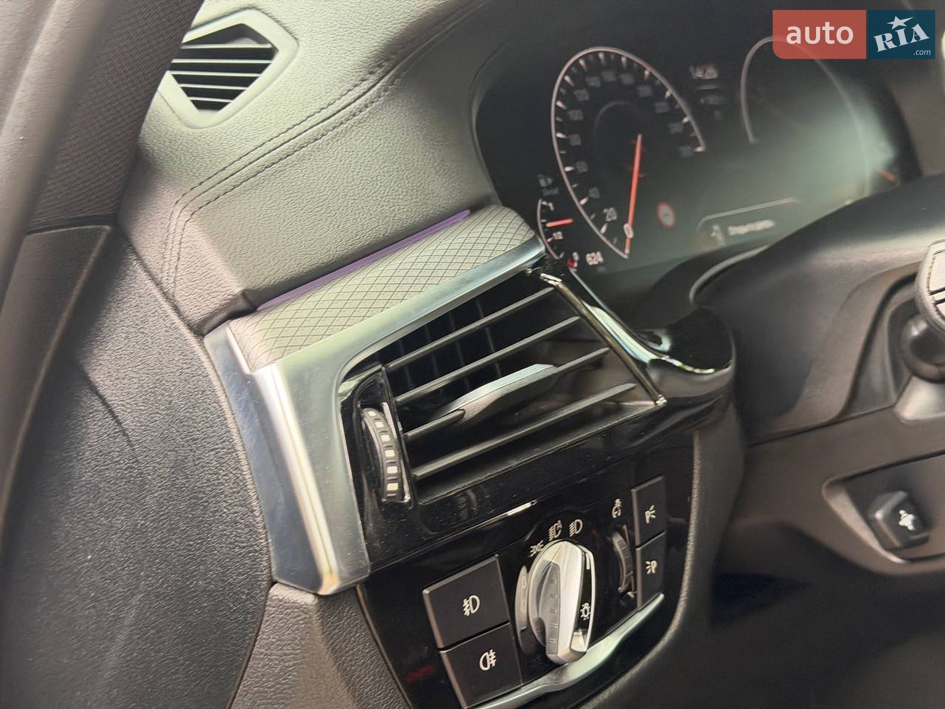 BMW 5 Series 2018 VIN WBAJF5107KBJ09980 фото оголошення 36 з 71