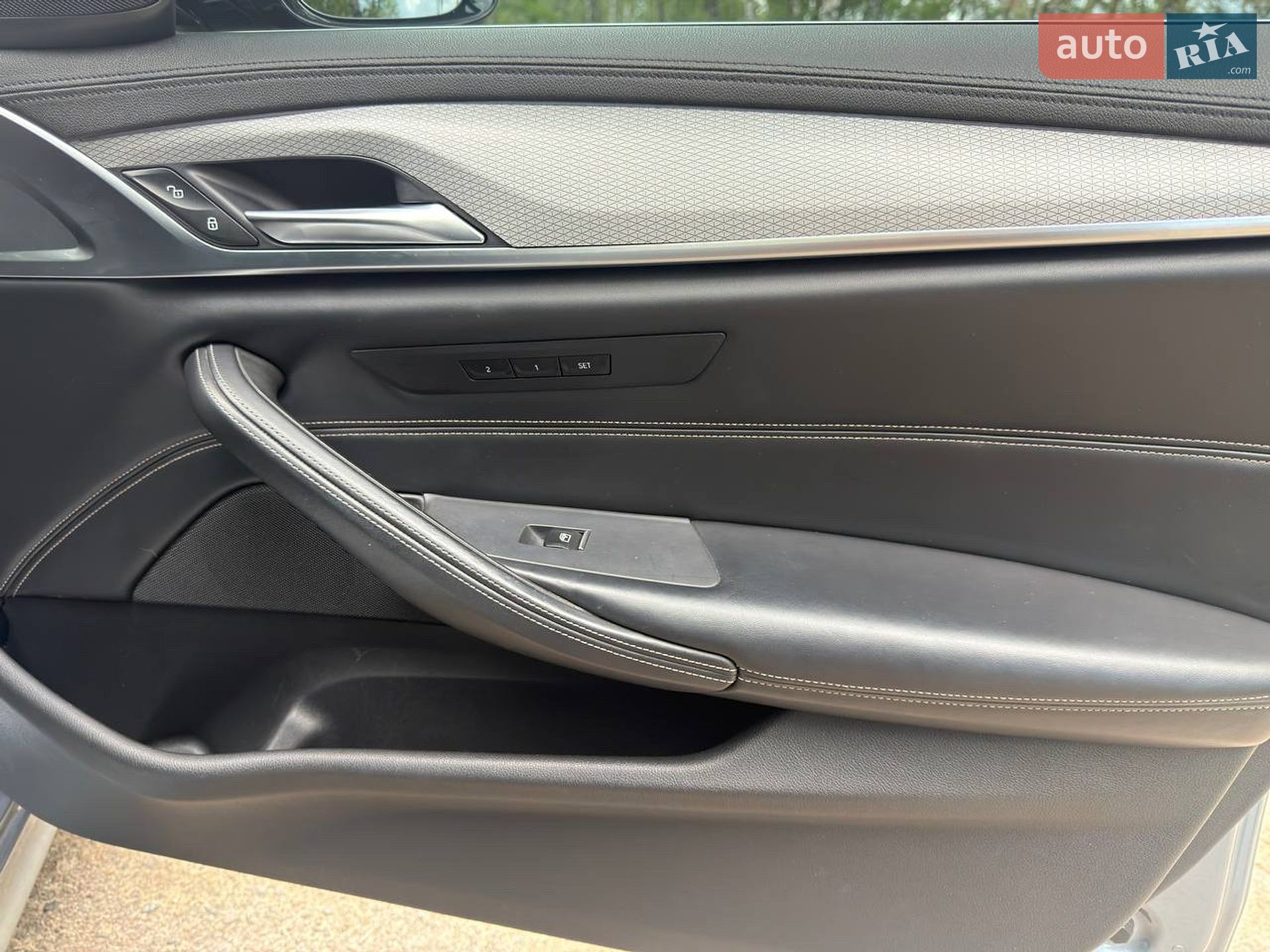 BMW 5 Series 2018 VIN WBAJF5107KBJ09980 фото оголошення 48 з 71