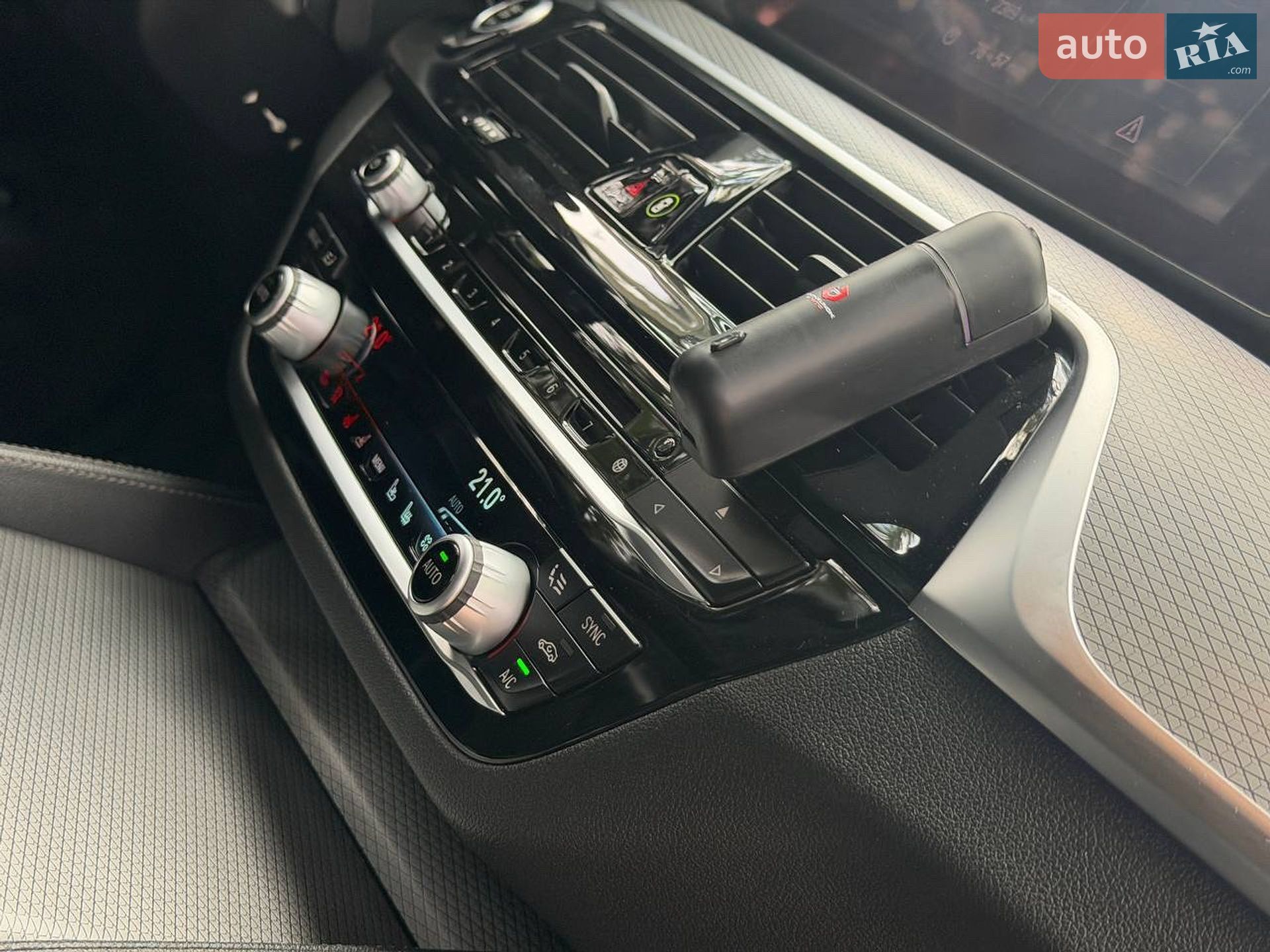BMW 5 Series 2018 VIN WBAJF5107KBJ09980 фото оголошення 56 з 71