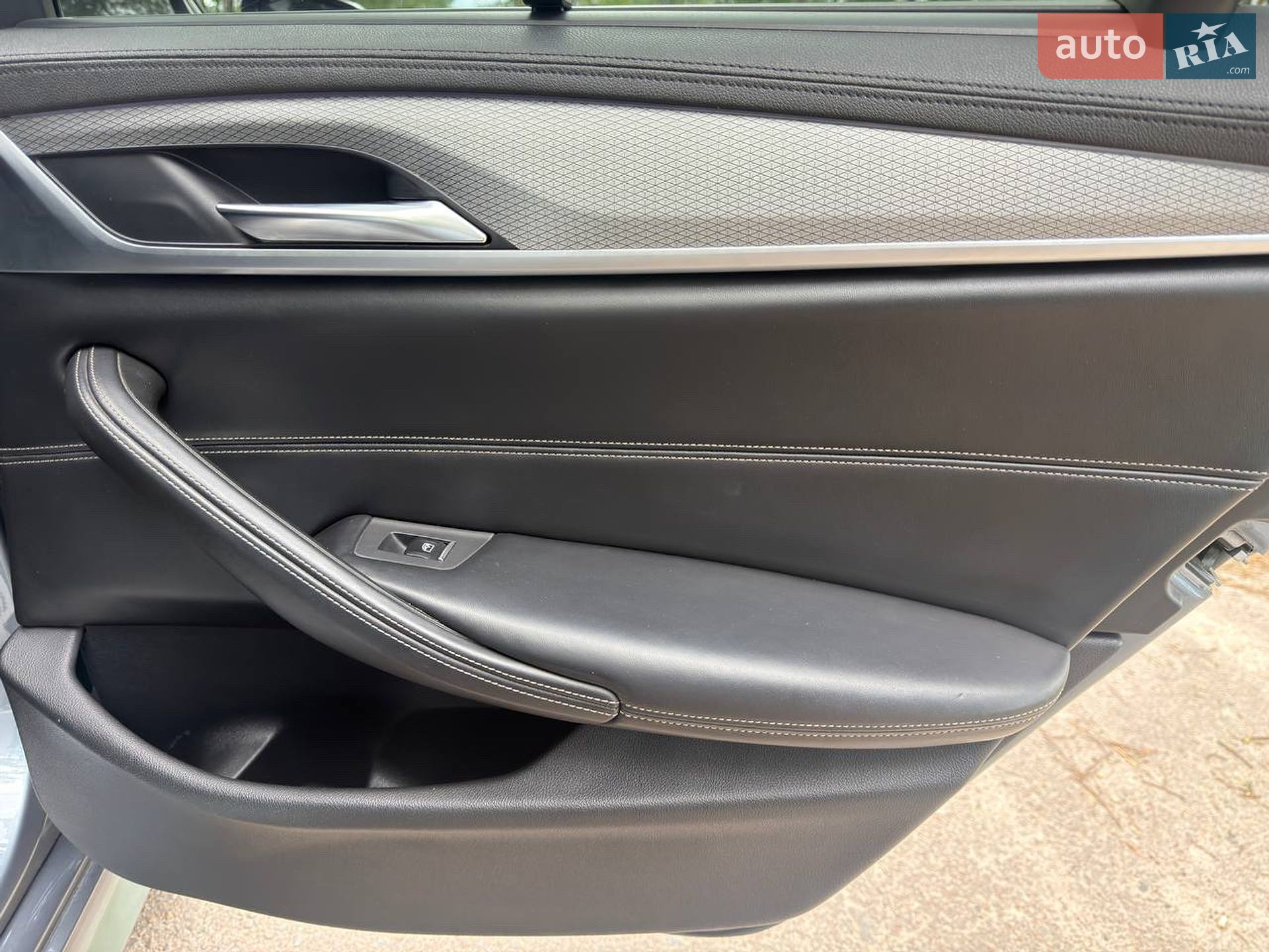 BMW 5 Series 2018 VIN WBAJF5107KBJ09980 фото оголошення 42 з 71