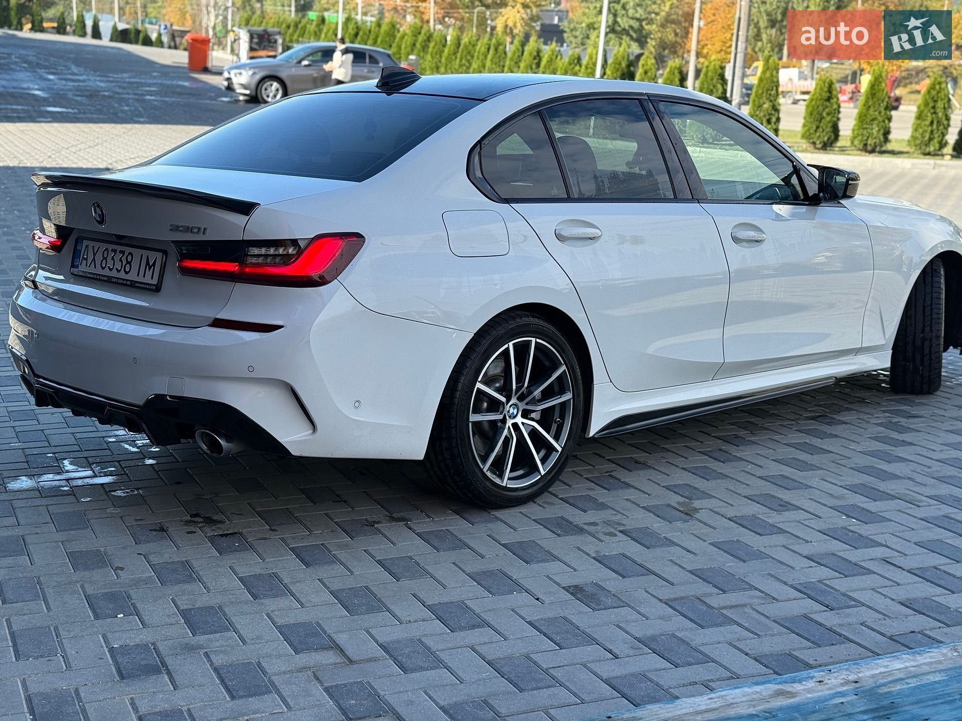 BMW 3 Series 2019 VIN 3MW5R1J54K8B01124 фото оголошення 12 з 14