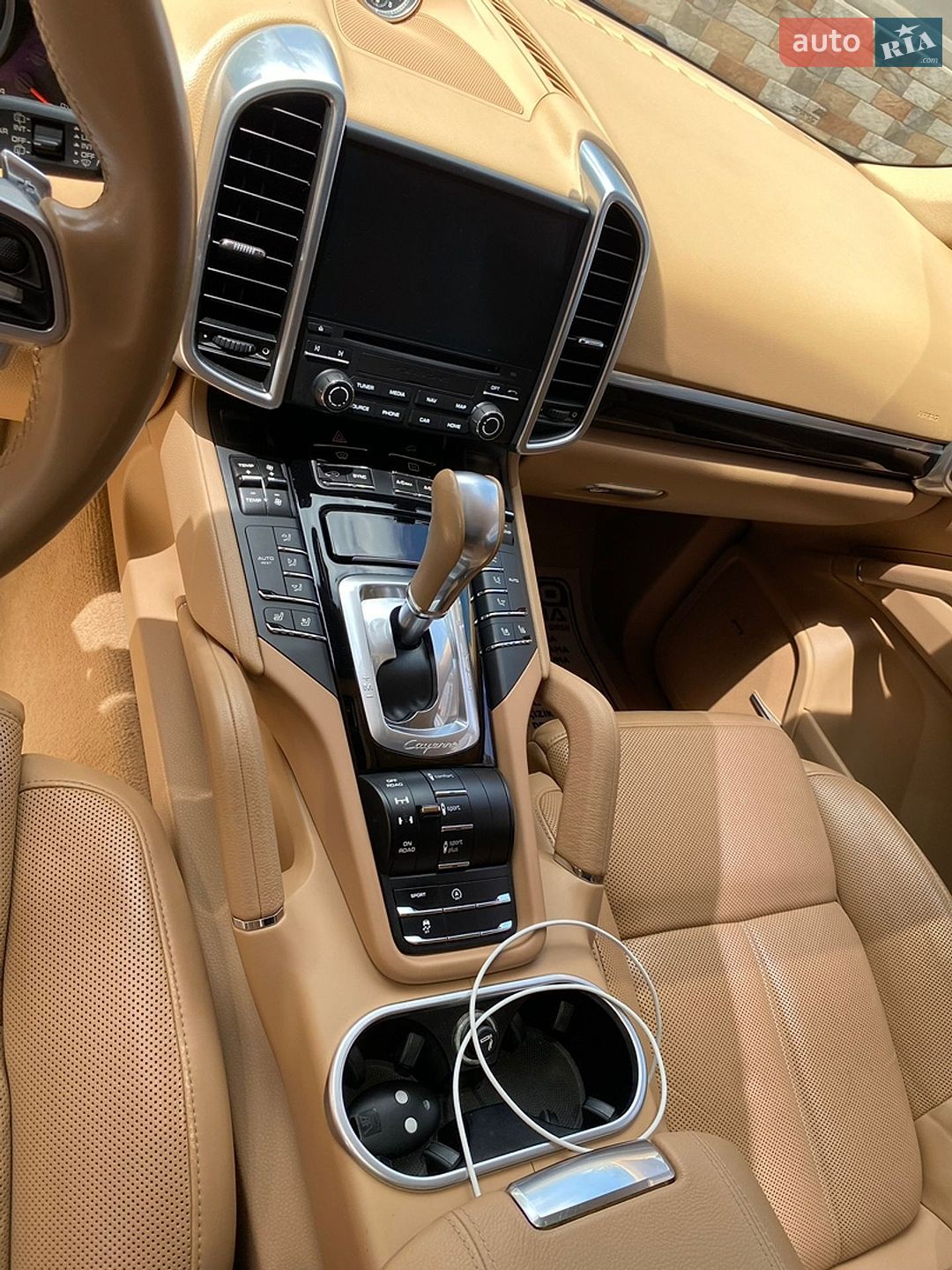 Porsche Cayenne 2016 VIN WP1AF292XHLA28013 фото оголошення 6 з 11