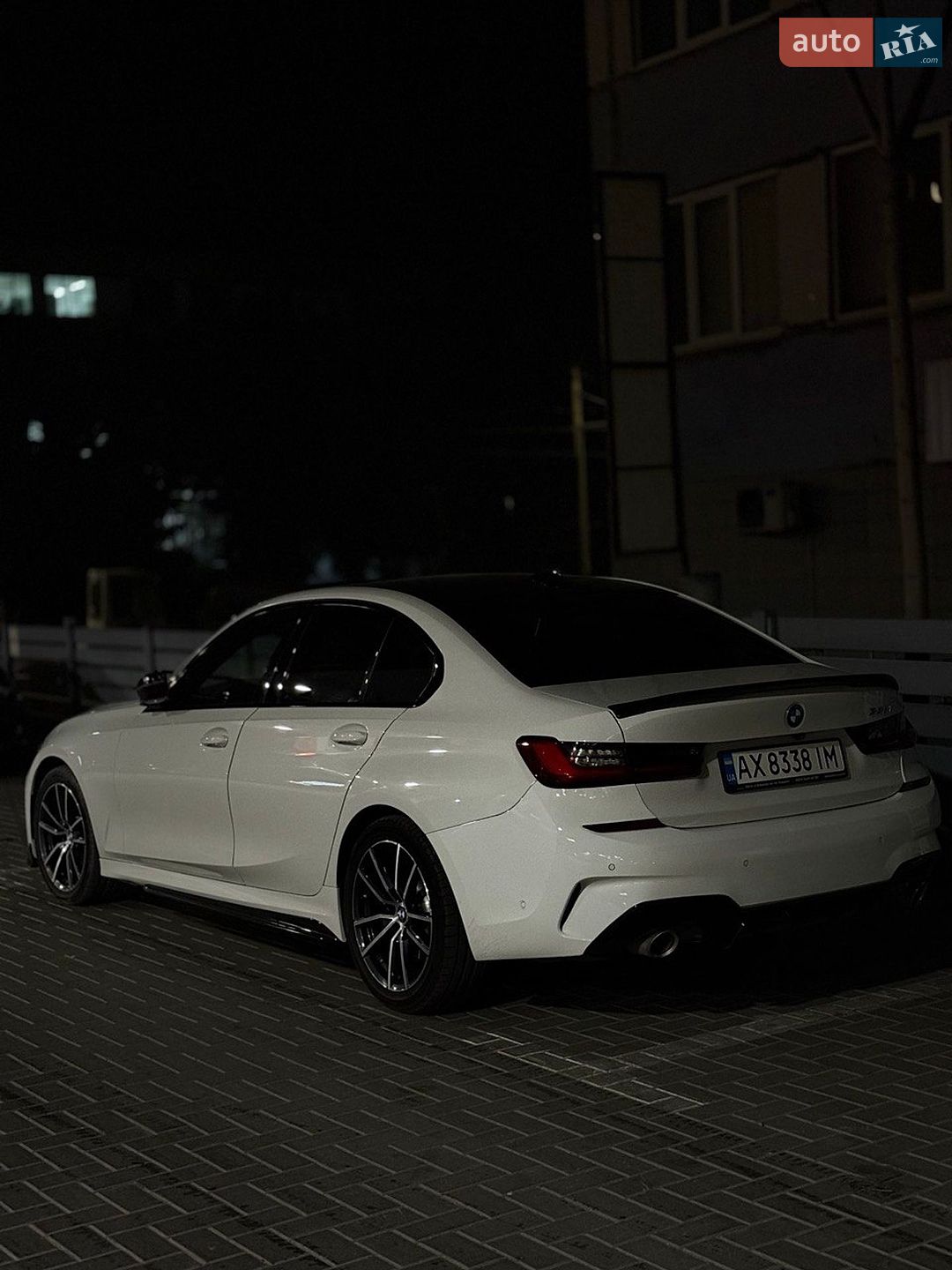 BMW 3 Series 2019 VIN 3MW5R1J54K8B01124 фото оголошення 2 з 14