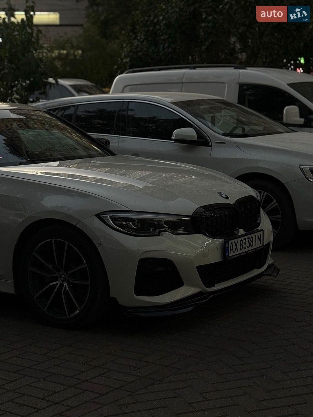 BMW 3 Series 2019 VIN 3MW5R1J54K8B01124 фото оголошення 3 з 14