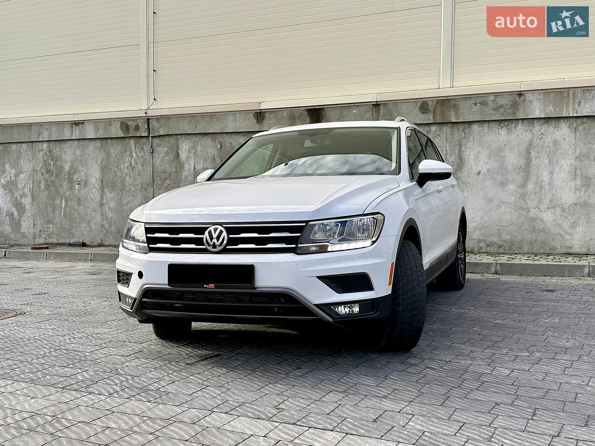 Volkswagen Tiguan 2017 VIN 3VV2B7AX2JM007118 фото оголошення 14 з 40