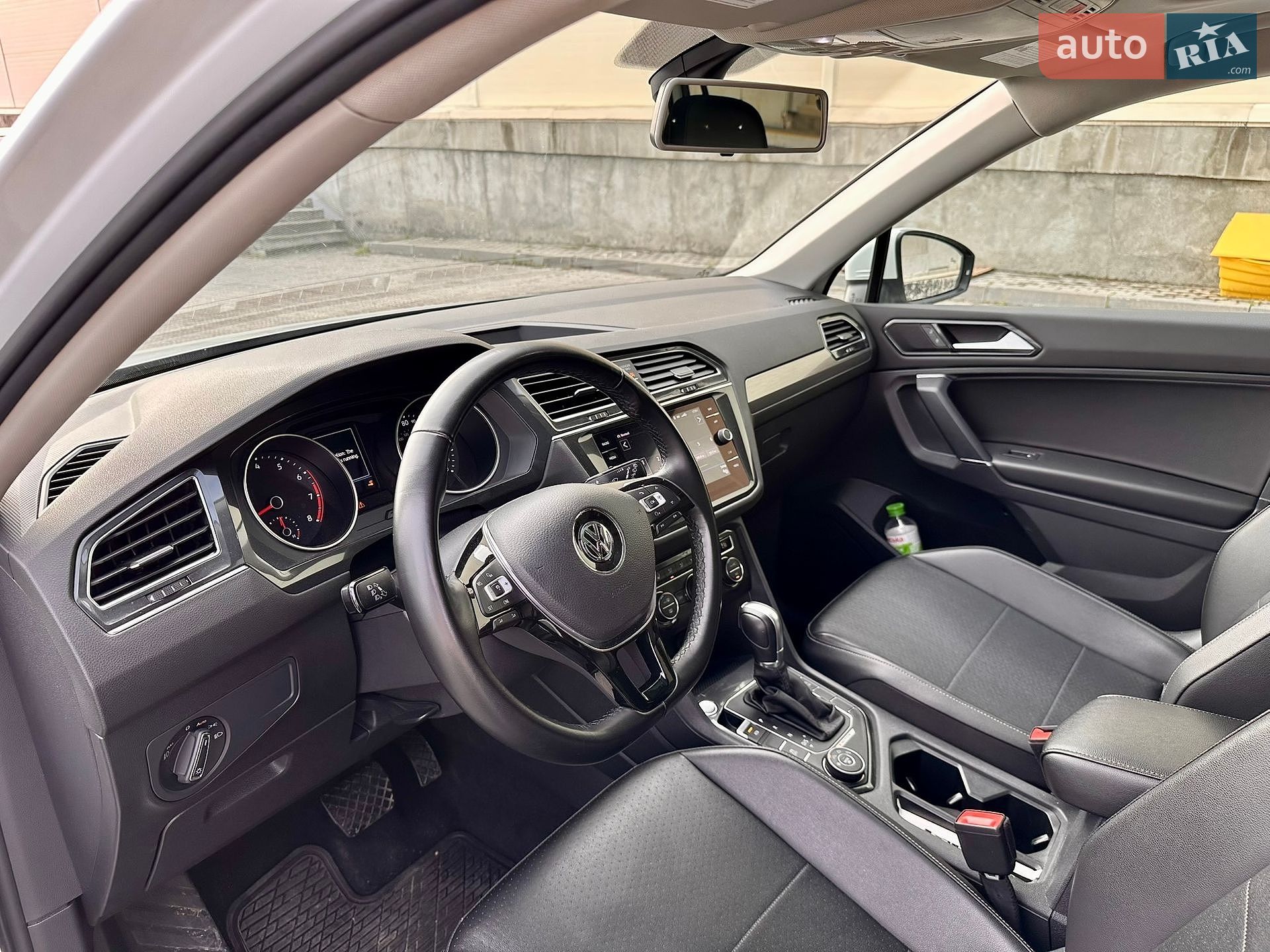 Volkswagen Tiguan 2017 VIN 3VV2B7AX2JM007118 фото оголошення 17 з 40
