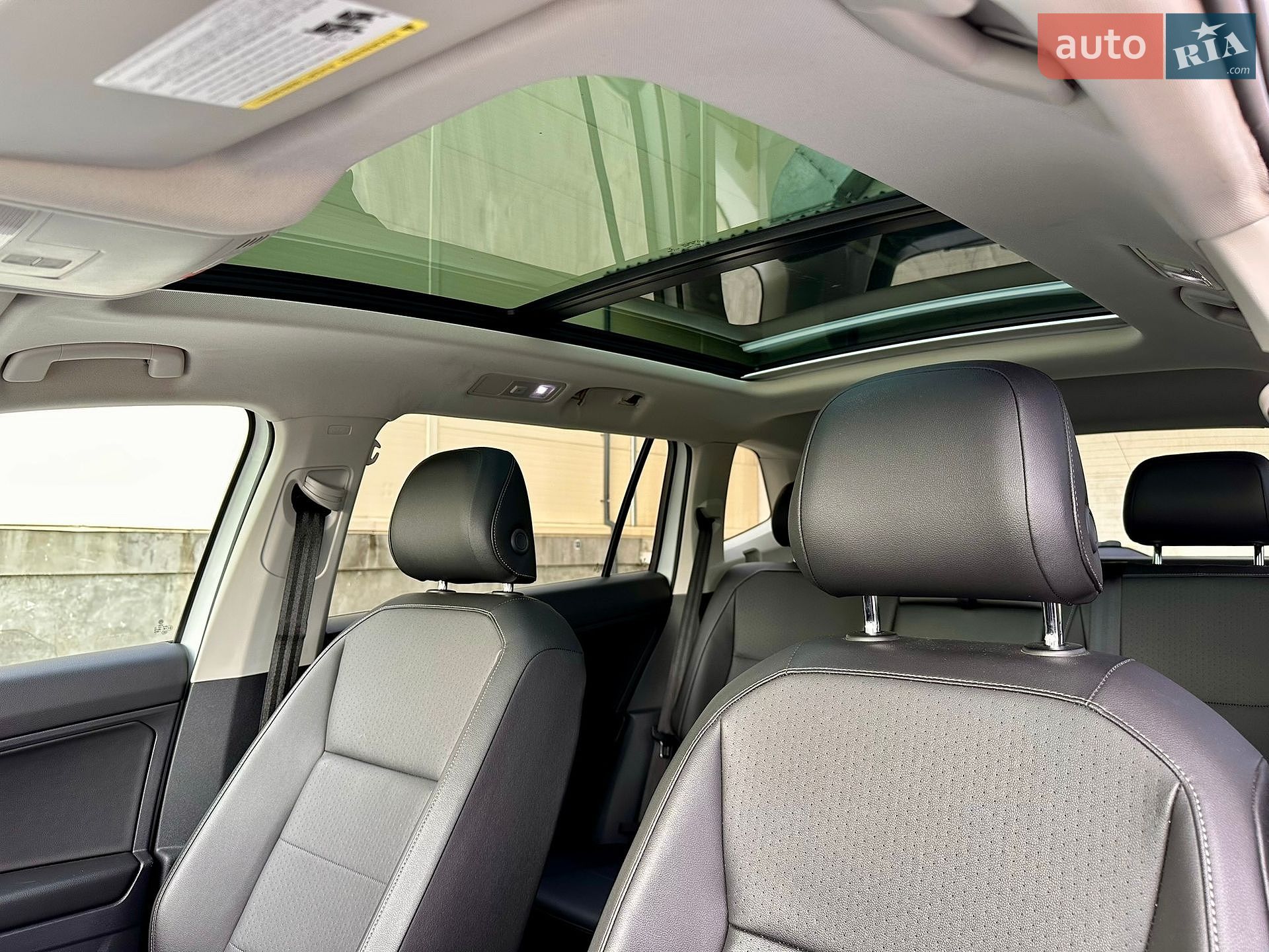 Volkswagen Tiguan 2017 VIN 3VV2B7AX2JM007118 фото оголошення 27 з 40