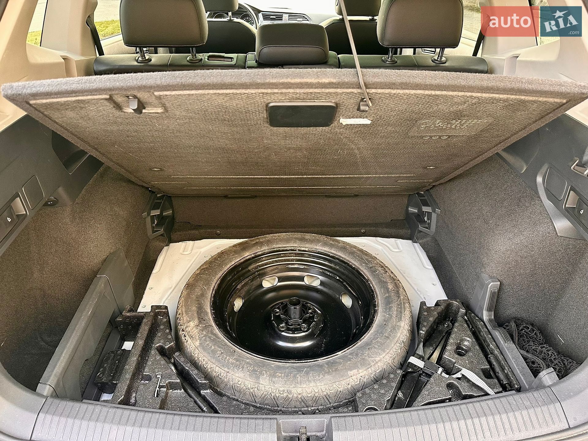 Volkswagen Tiguan 2017 VIN 3VV2B7AX2JM007118 фото оголошення 29 з 40