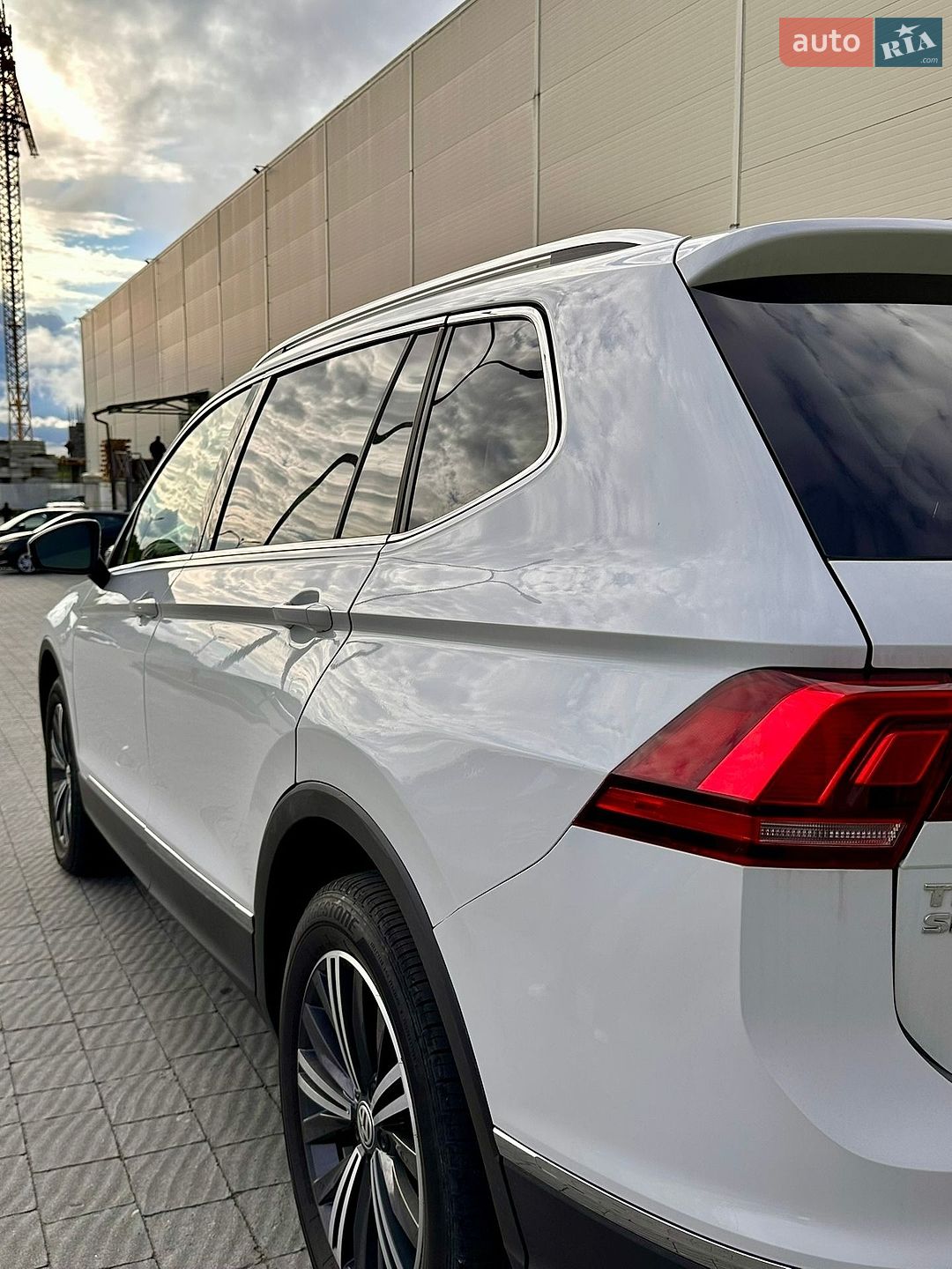 Volkswagen Tiguan 2017 VIN 3VV2B7AX2JM007118 фото оголошення 37 з 40