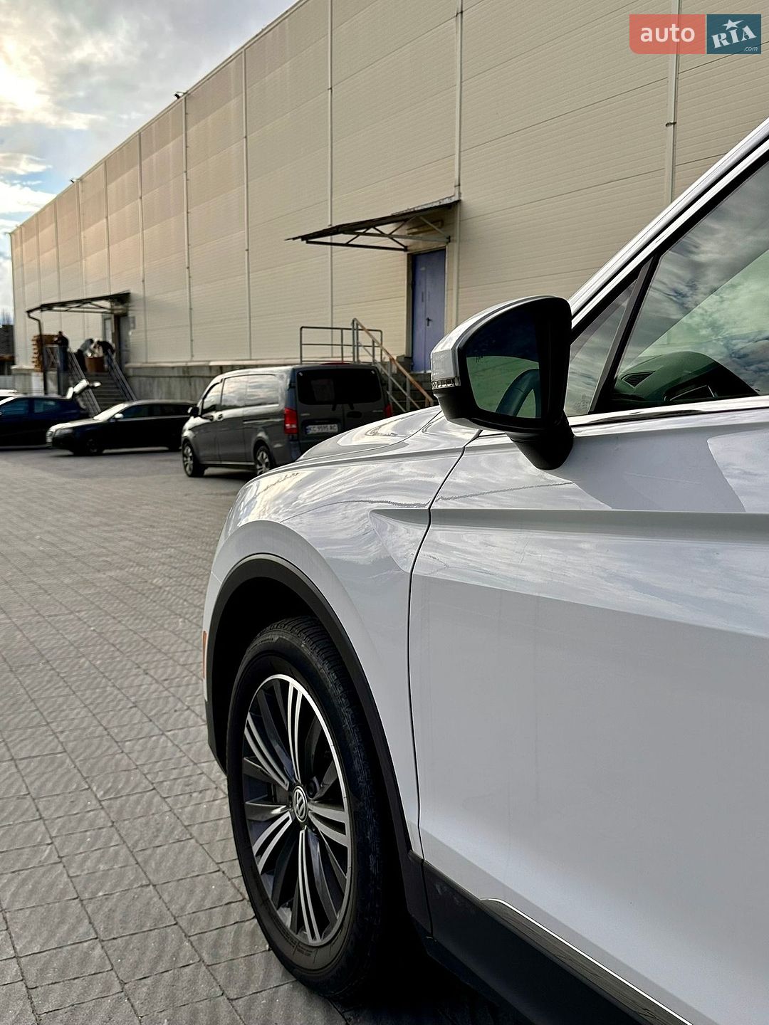 Volkswagen Tiguan 2017 VIN 3VV2B7AX2JM007118 фото оголошення 39 з 40
