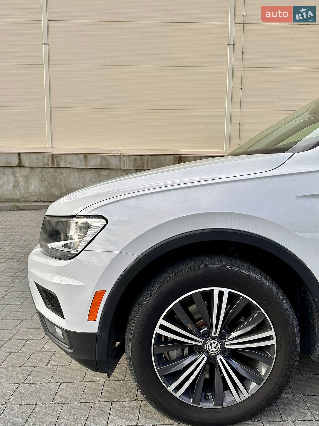 Volkswagen Tiguan 2017 VIN 3VV2B7AX2JM007118 фото оголошення 40 з 40
