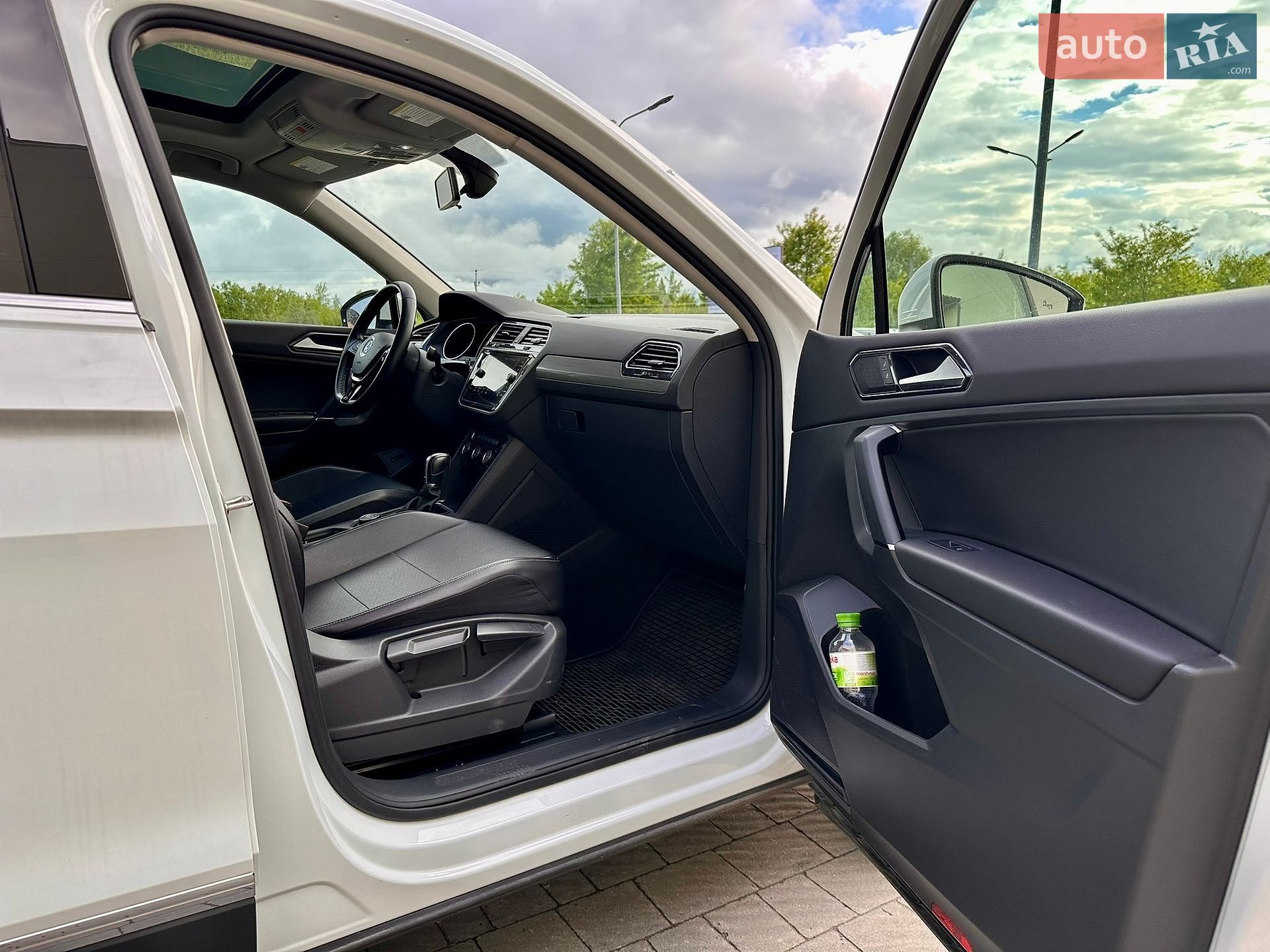 Volkswagen Tiguan 2017 VIN 3VV2B7AX2JM007118 фото оголошення 34 з 40