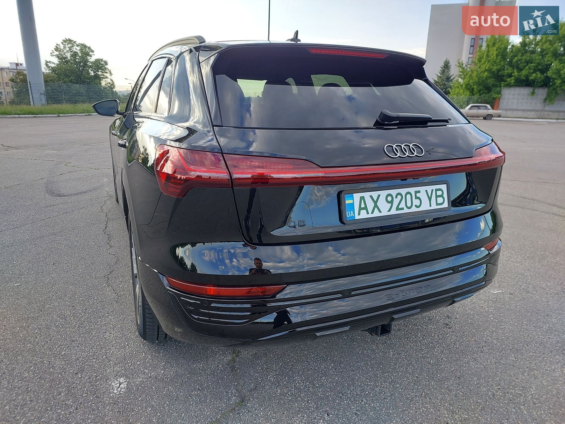 Audi Q8 e-tron 2023 VIN WA14AAGE3RB020955 фото оголошення 10 з 55