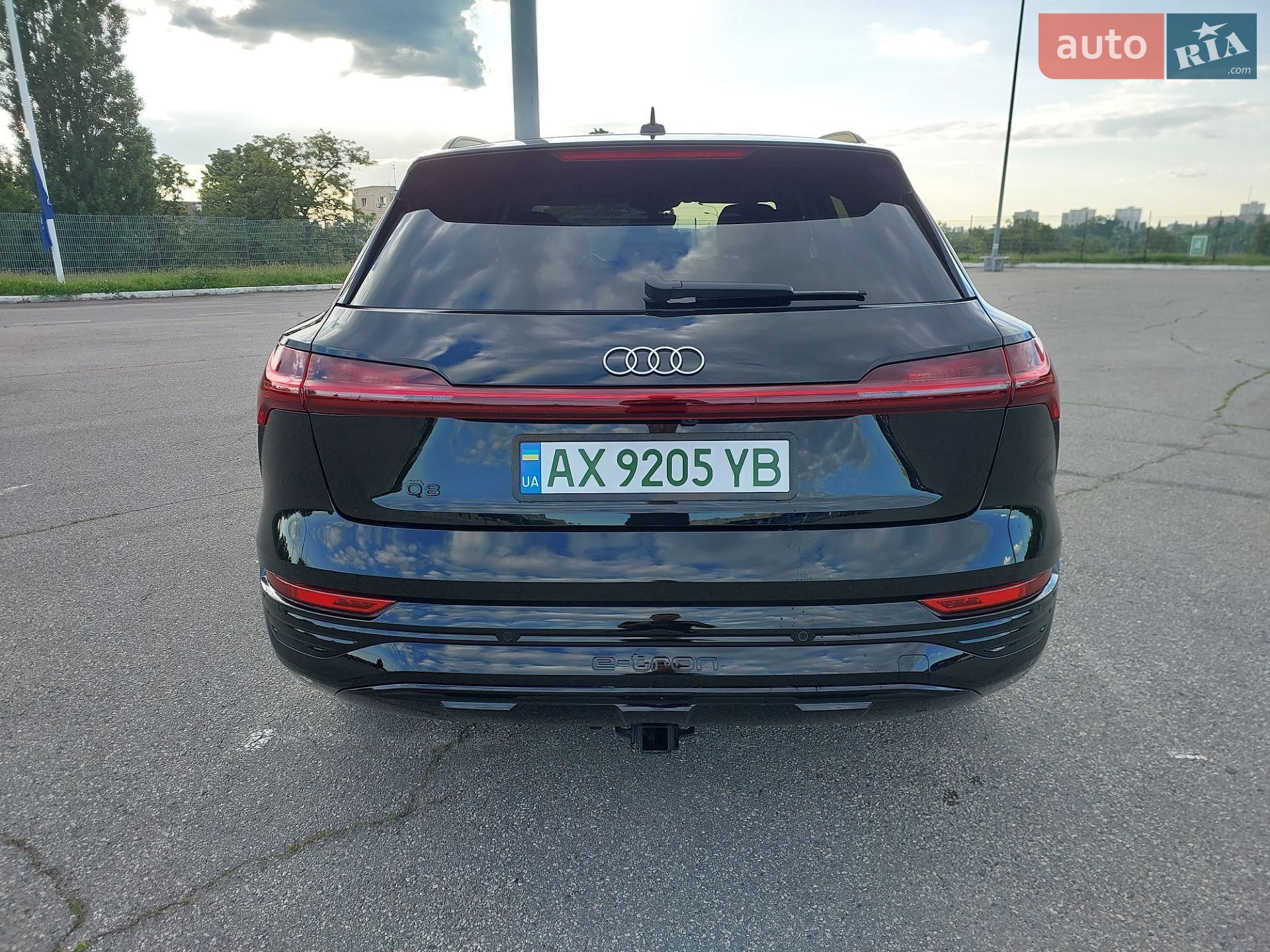 Audi Q8 e-tron 2023 VIN WA14AAGE3RB020955 фото оголошення 9 з 55