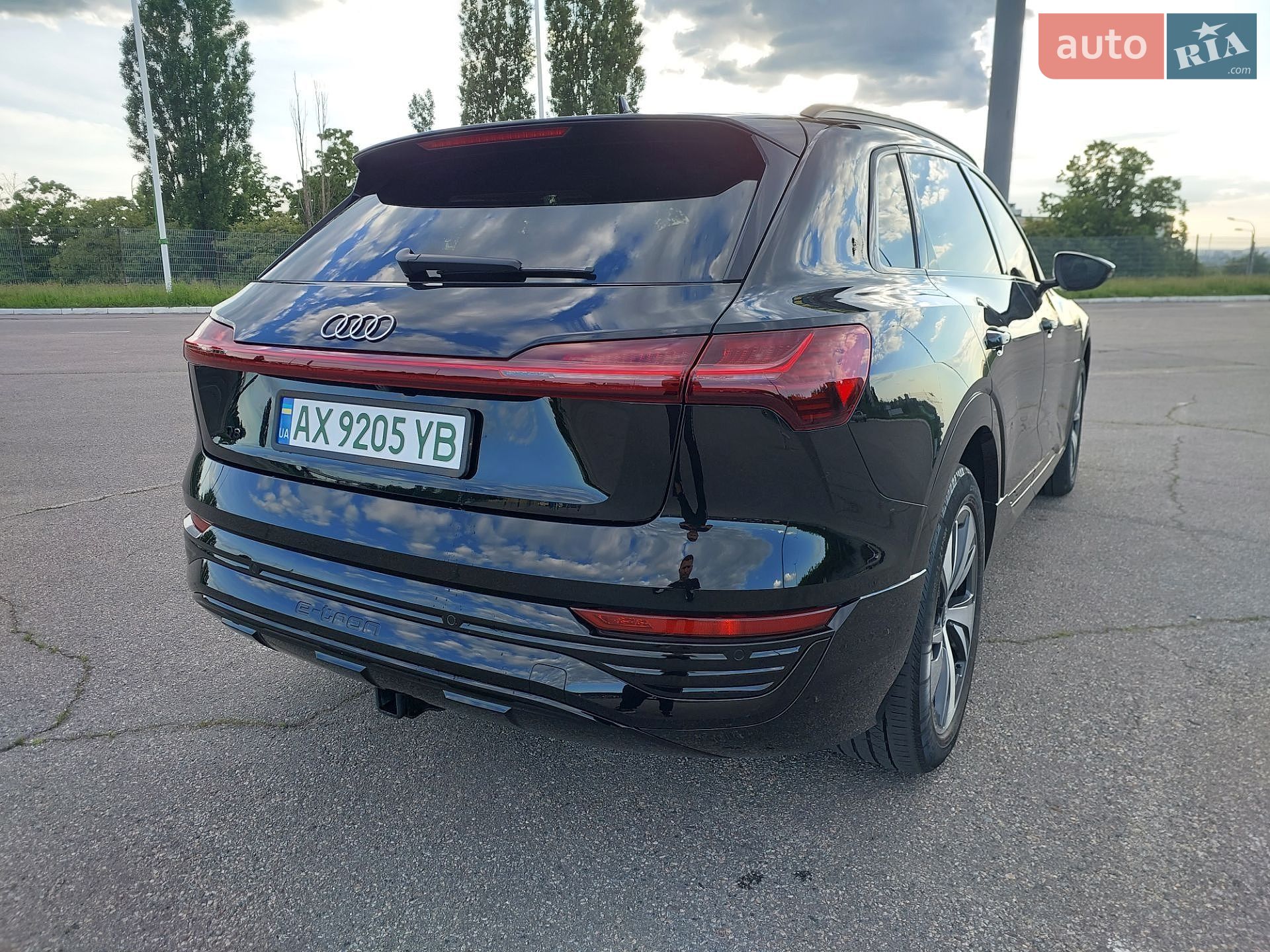 Audi Q8 e-tron 2023 VIN WA14AAGE3RB020955 фото оголошення 8 з 55
