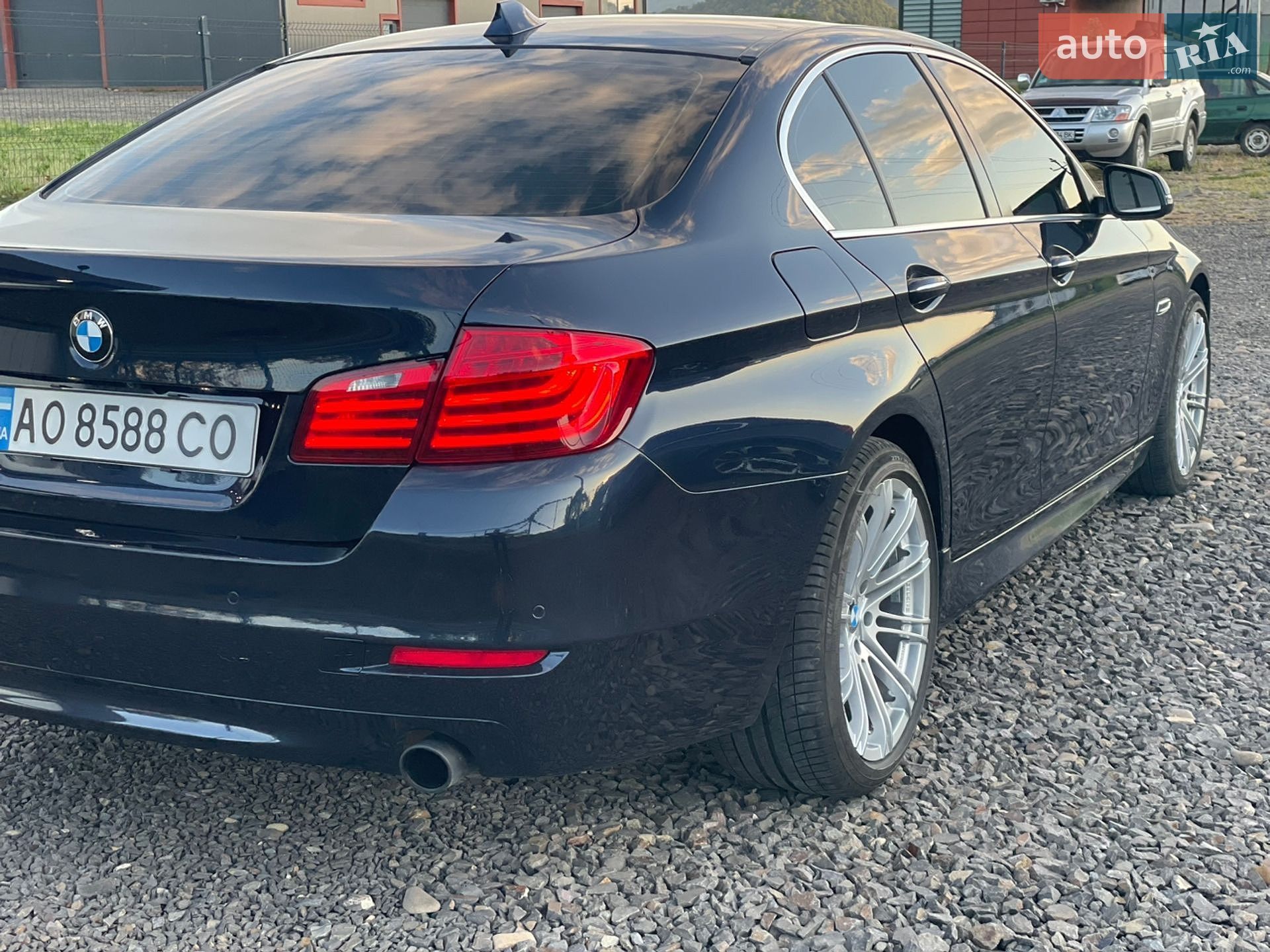 BMW 5 Series 2015 VIN WBA5B1C51FG126491 фото оголошення 4 з 14