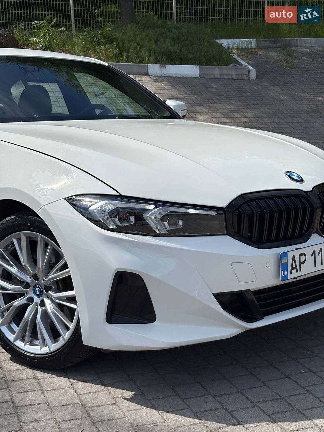 BMW 3 Series 2023 VIN 3MW39FF03R8D97474 фото оголошення 3 з 20