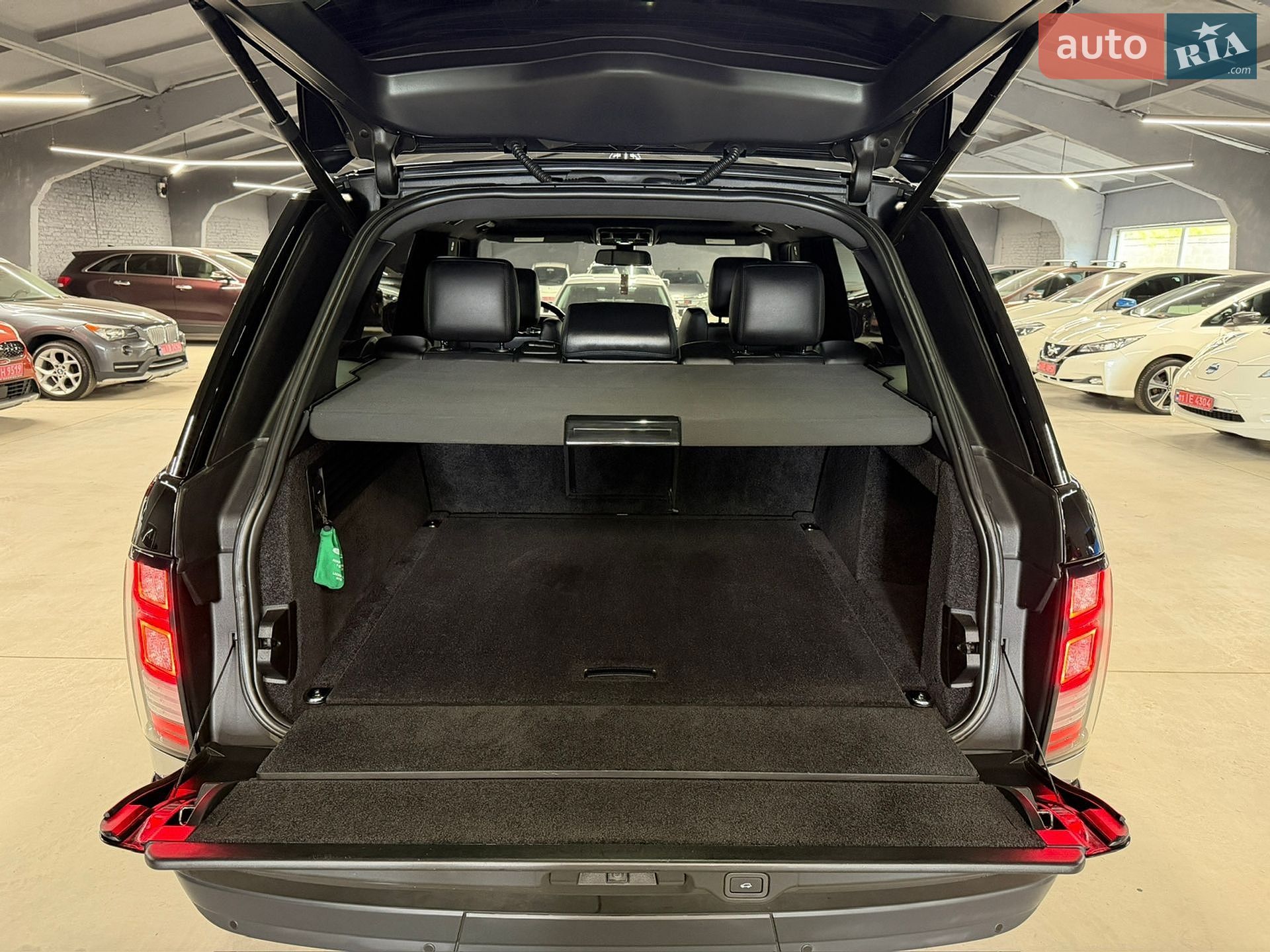 Land Rover Range Rover 2016 VIN SALGR2KF6GA316906 фото оголошення 8 з 17