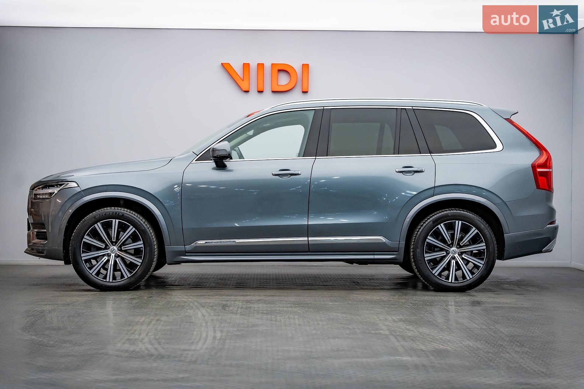 Volvo XC90 2019 VIN YV1LCK2UCL1588990 фото оголошення 3 з 28