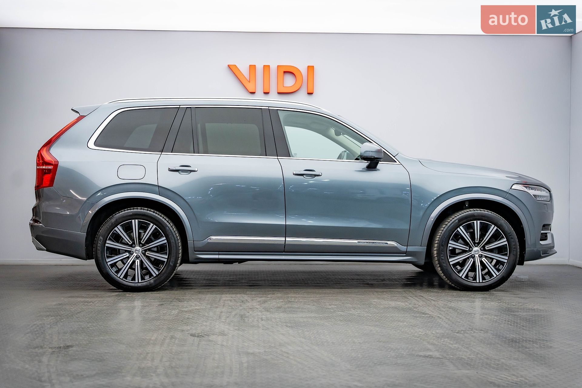 Volvo XC90 2019 VIN YV1LCK2UCL1588990 фото оголошення 4 з 28