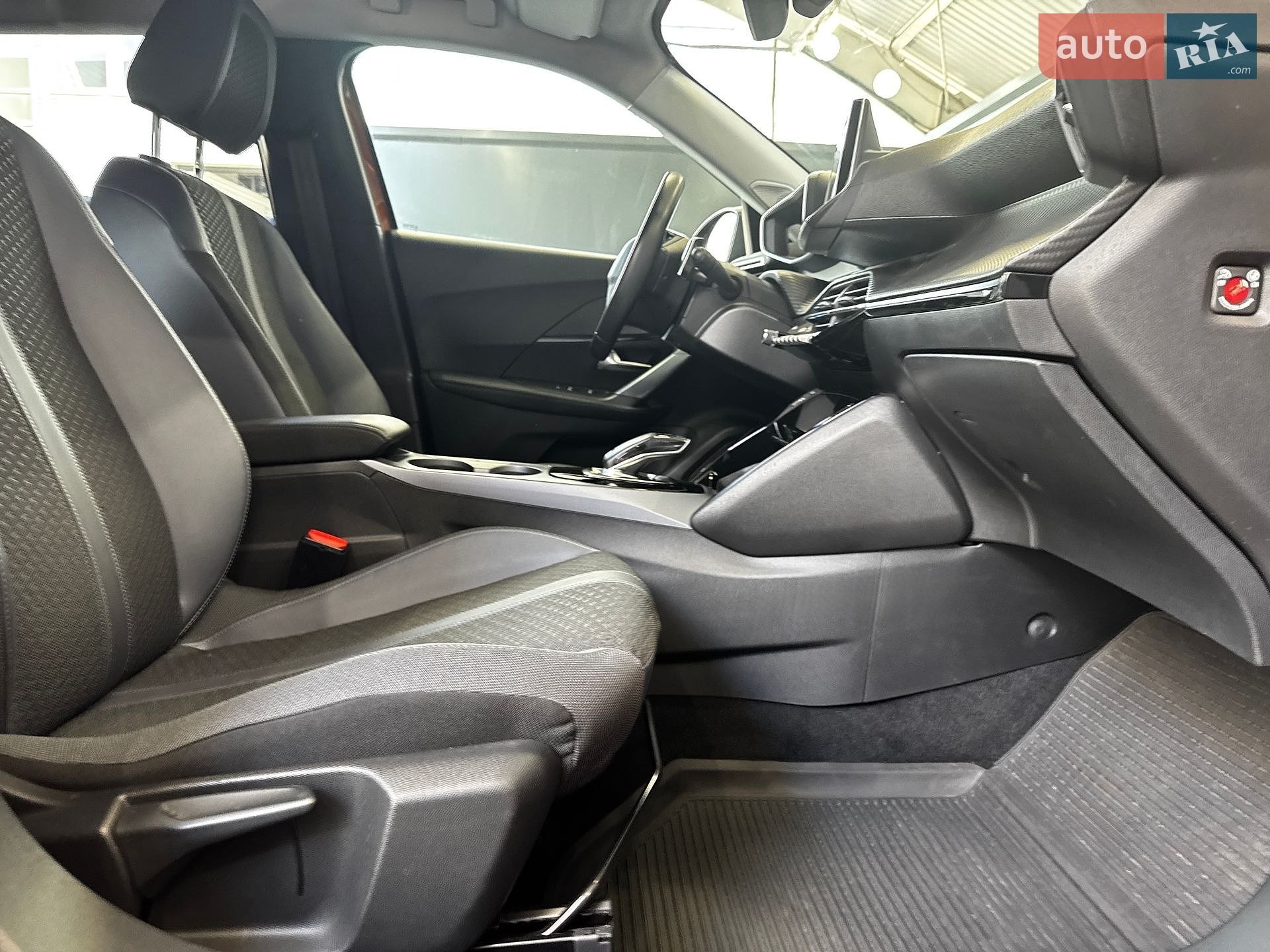 Peugeot 2008 2020 VIN VR3UDYHZRLJ799039 фото оголошення 28 з 31