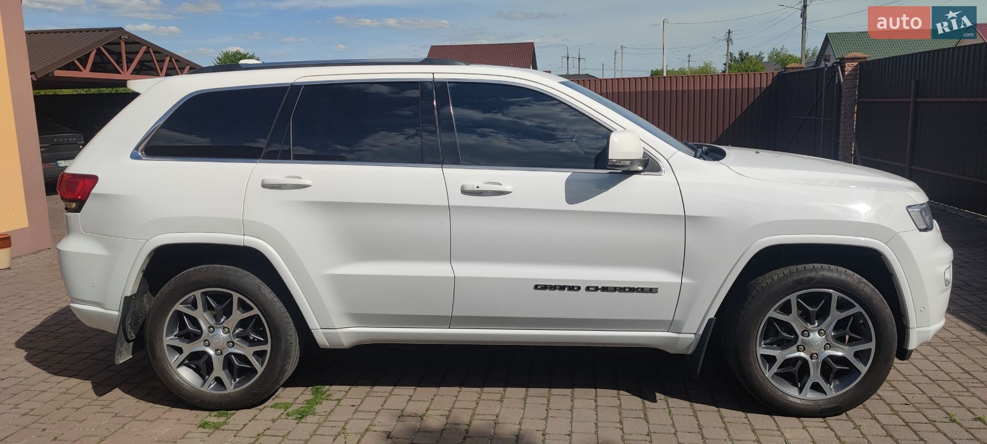 Jeep Grand Cherokee 2019 VIN 1C4RJFCM6KC837200 фото оголошення 3 з 25