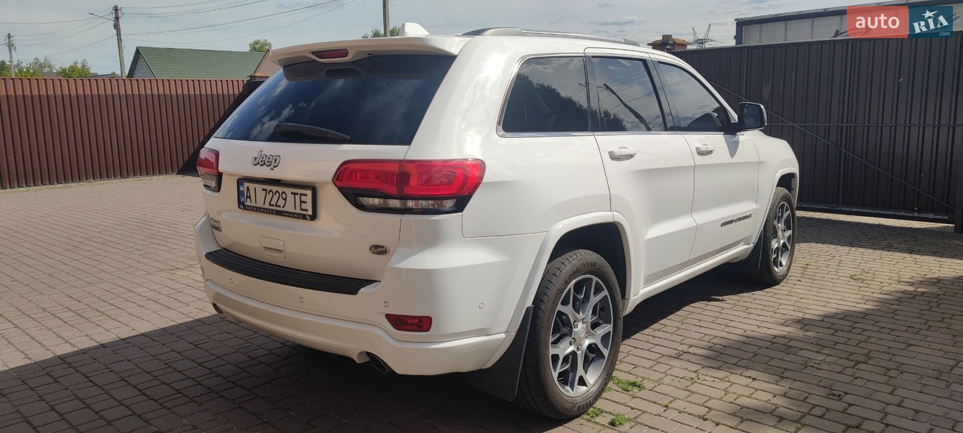 Jeep Grand Cherokee 2019 VIN 1C4RJFCM6KC837200 фото оголошення 4 з 25