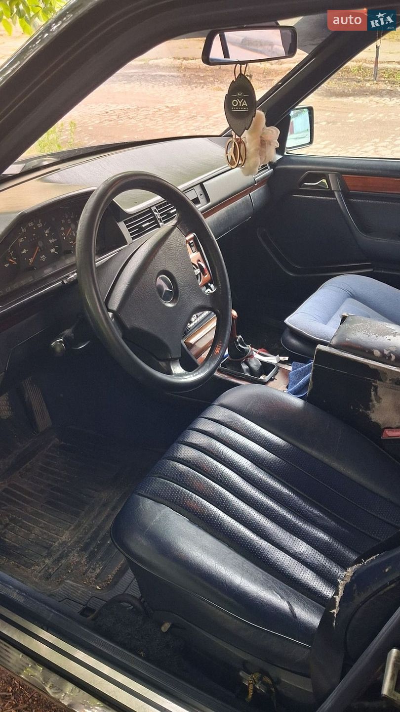 Mercedes-Benz E-Class 1994 VIN WDB1241201C208986 фото оголошення 3 з 6