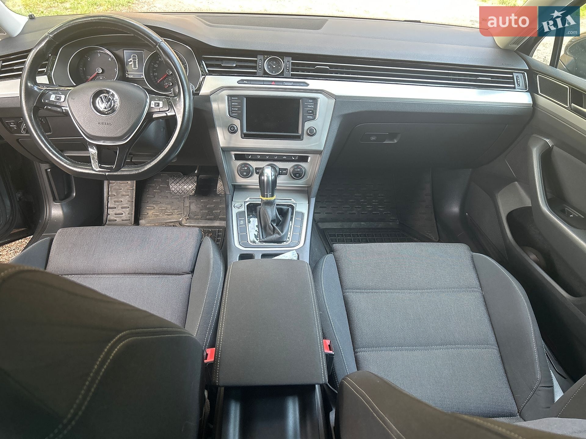 Volkswagen Passat 2015 VIN WVWZZZ3CZGE021671 фото оголошення 3 з 10