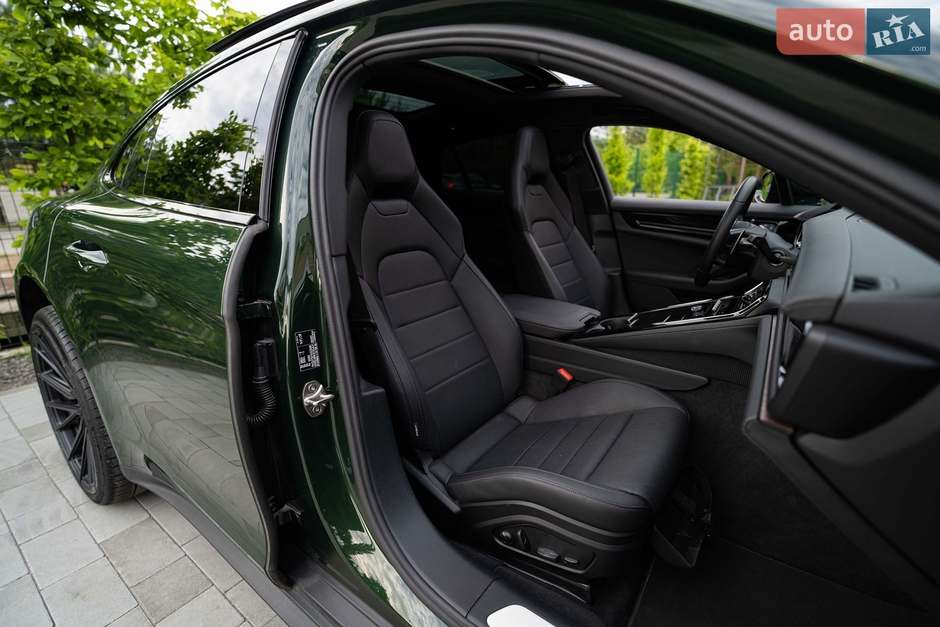 Porsche Panamera 2024 VIN WP0ZZZYA1RL070746 фото оголошення 22 з 35