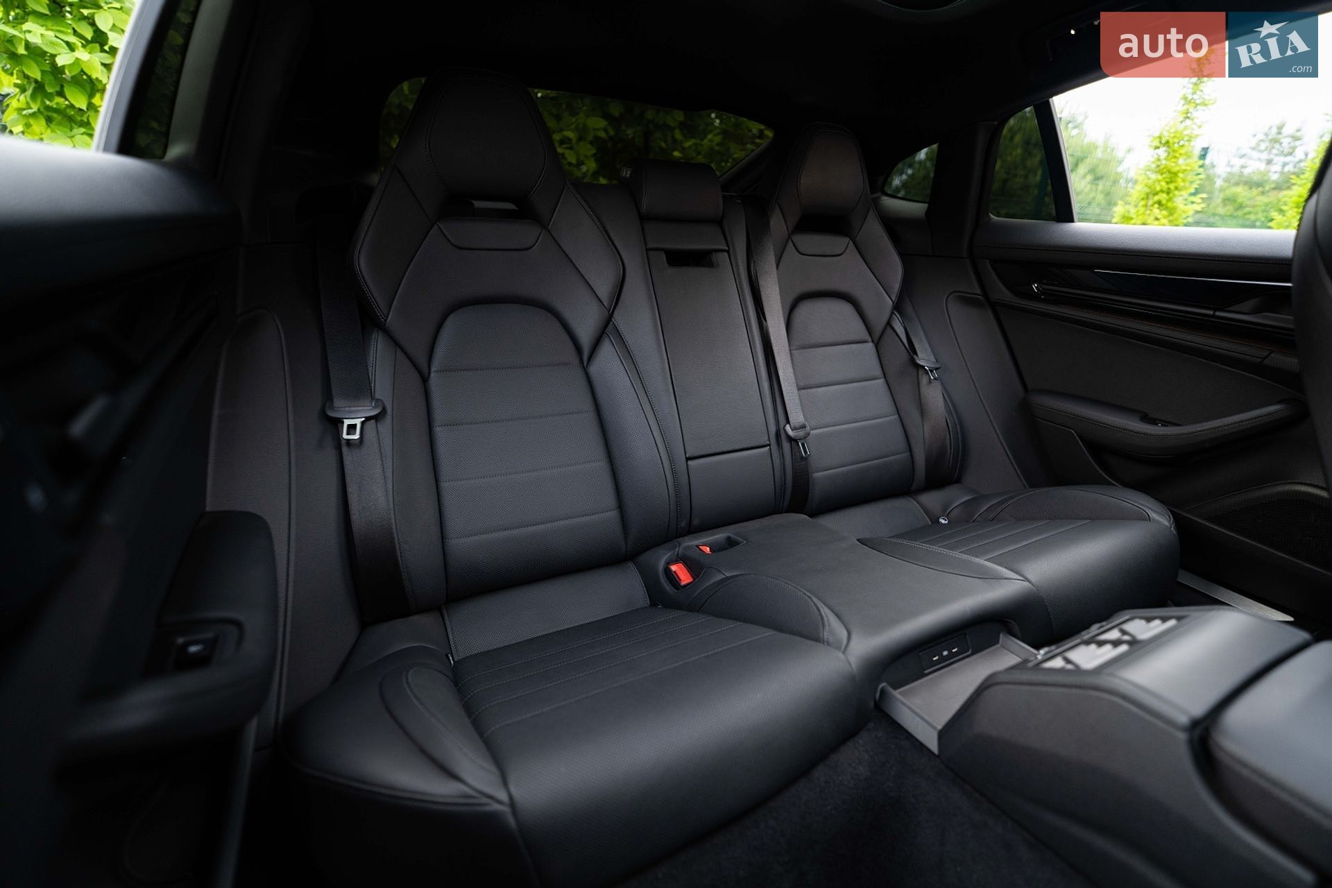 Porsche Panamera 2024 VIN WP0ZZZYA1RL070746 фото оголошення 24 з 35
