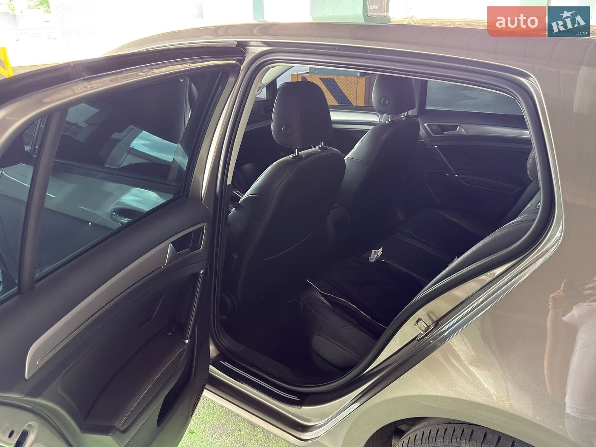 Volkswagen e-Golf 2015 VIN WVWZZZAUZGW907331 фото оголошення 8 з 12