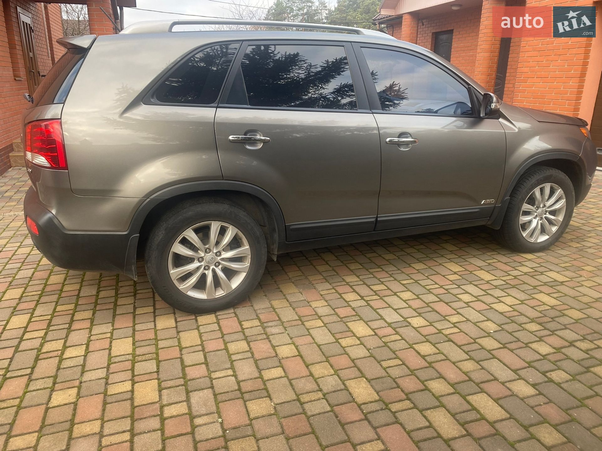 Kia Sorento 2012 VIN KNAKU814DC5322464 фото оголошення 3 з 17