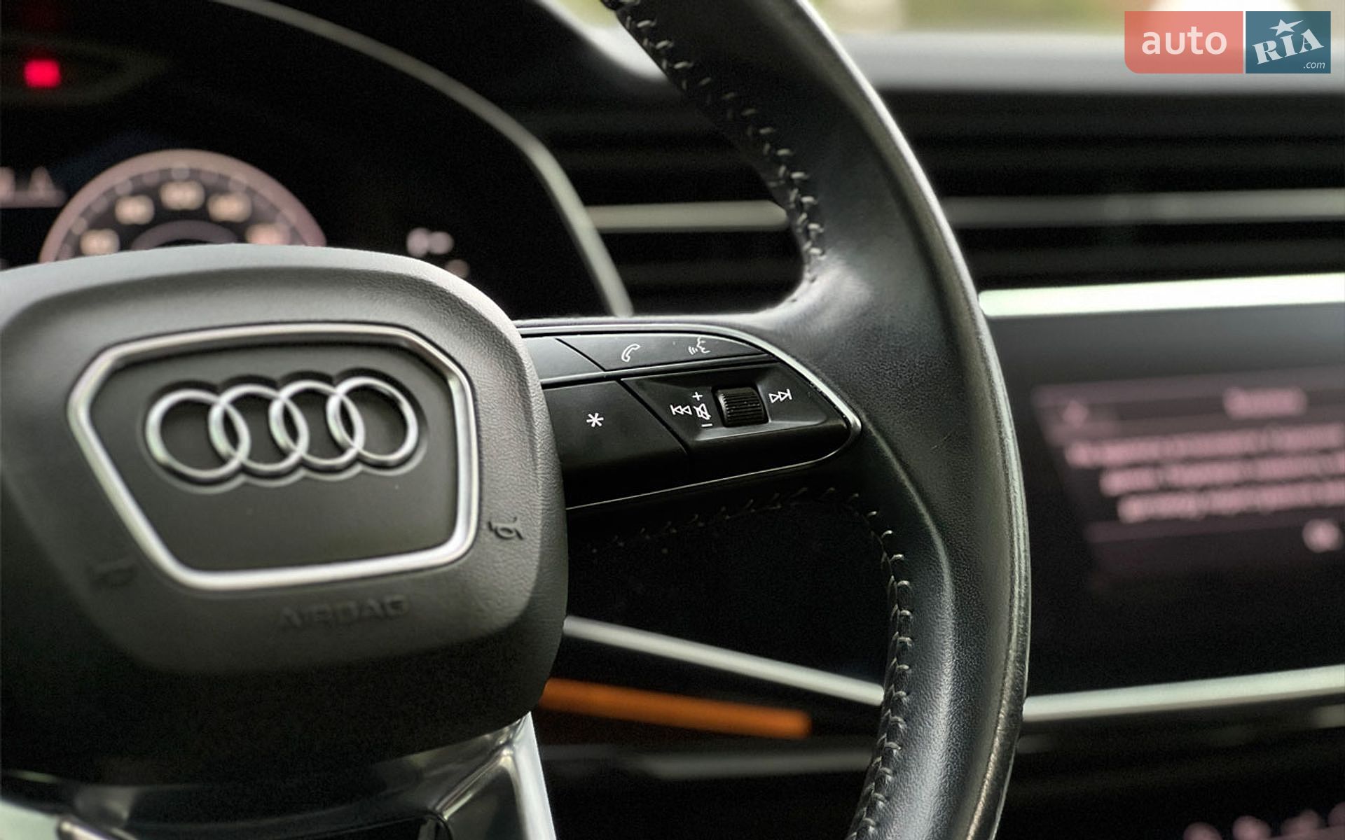 Audi Q8 2018 VIN WA1BVAF11KD016990 фото оголошення 18 з 29