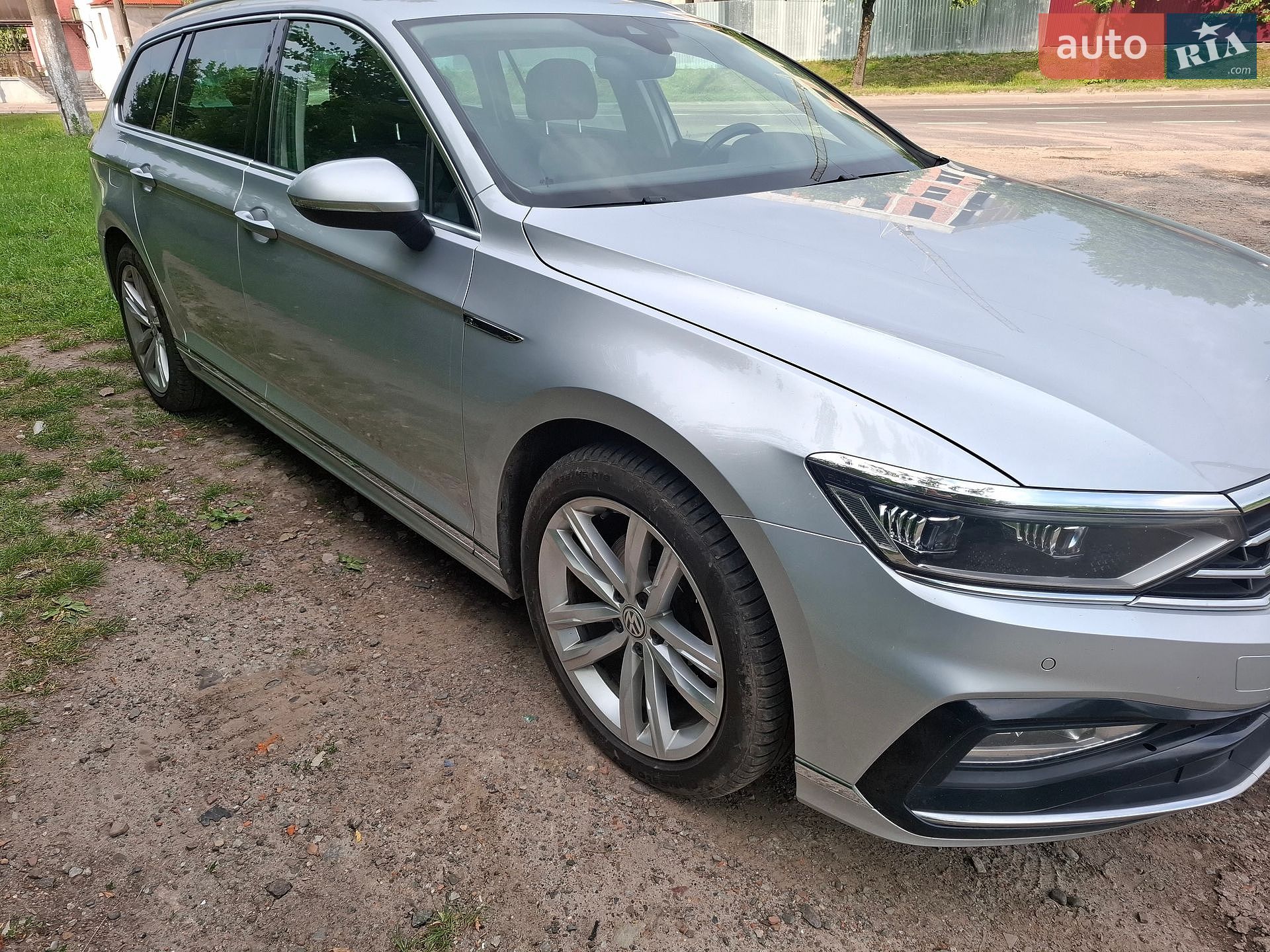 Volkswagen Passat 2019 VIN WVWZZZ3CZLE079264 фото оголошення 4 з 40