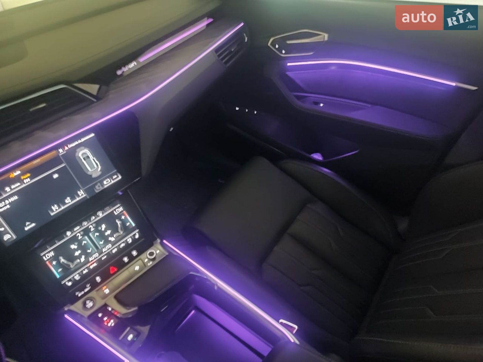 Audi e-tron 2020 VIN WA1VABGE0MB004327 фото оголошення 32 з 86
