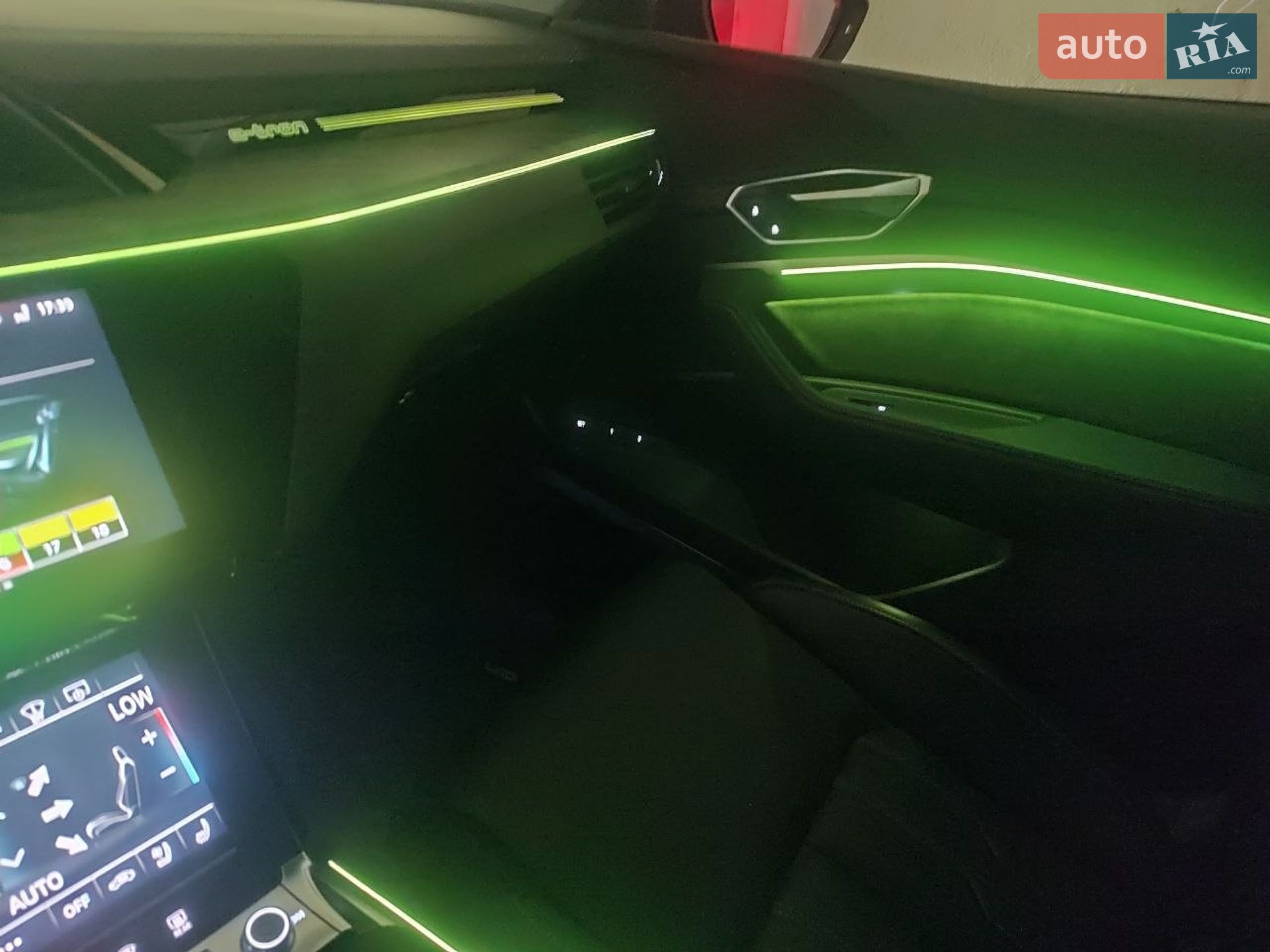 Audi e-tron 2020 VIN WA1VABGE0MB004327 фото оголошення 34 з 86
