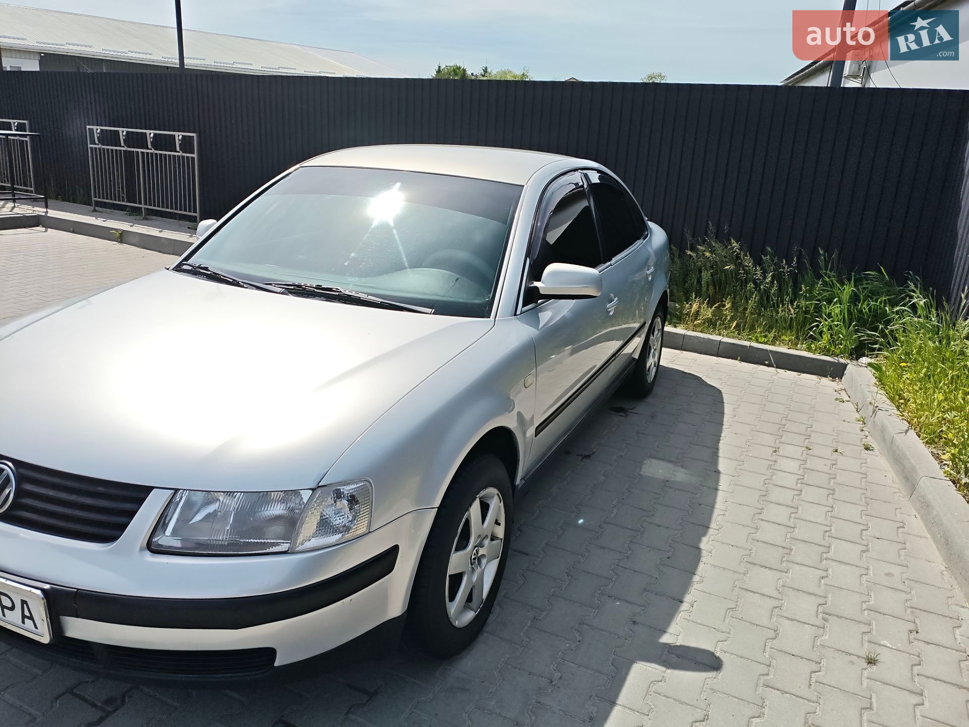 Volkswagen Passat 1998 VIN WVWZZZ3BZXX037176 фото оголошення 2 з 39