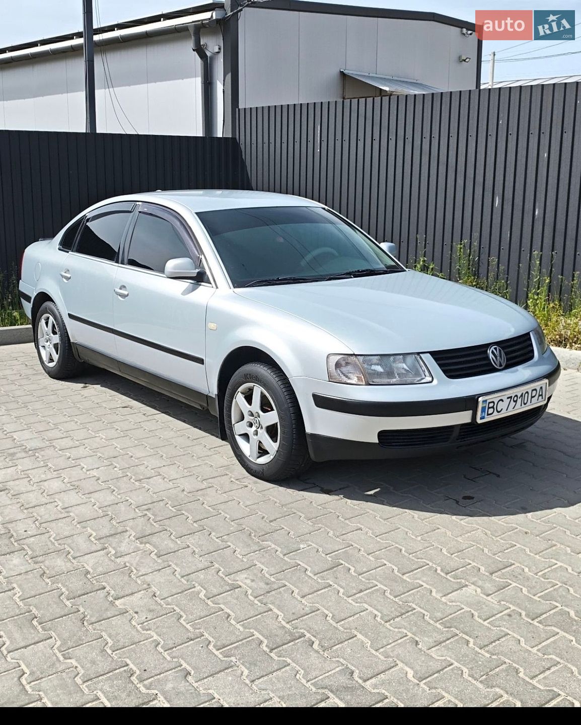 Volkswagen Passat 1998 VIN WVWZZZ3BZXX037176 фото оголошення 3 з 39