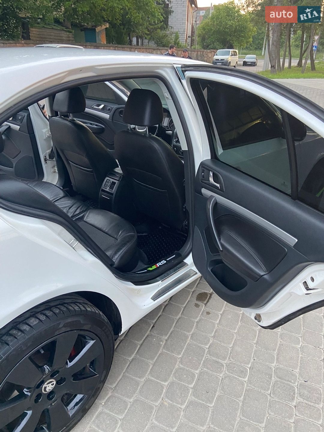 Skoda Octavia 2011 VIN Y6UBK41Z3CB151270 фото оголошення 17 з 24