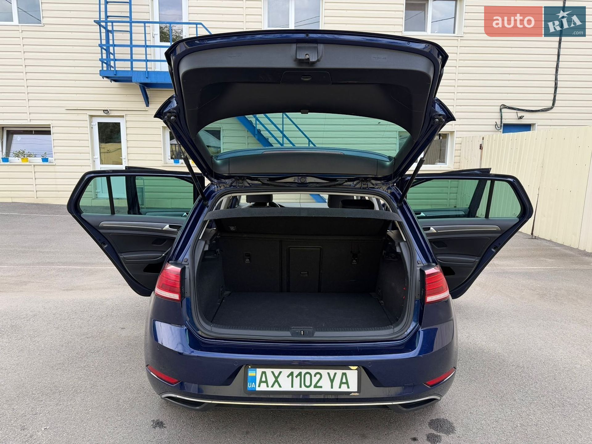 Volkswagen e-Golf 2017 VIN WVWZZZAUZJ8901497 фото оголошення 2 з 85