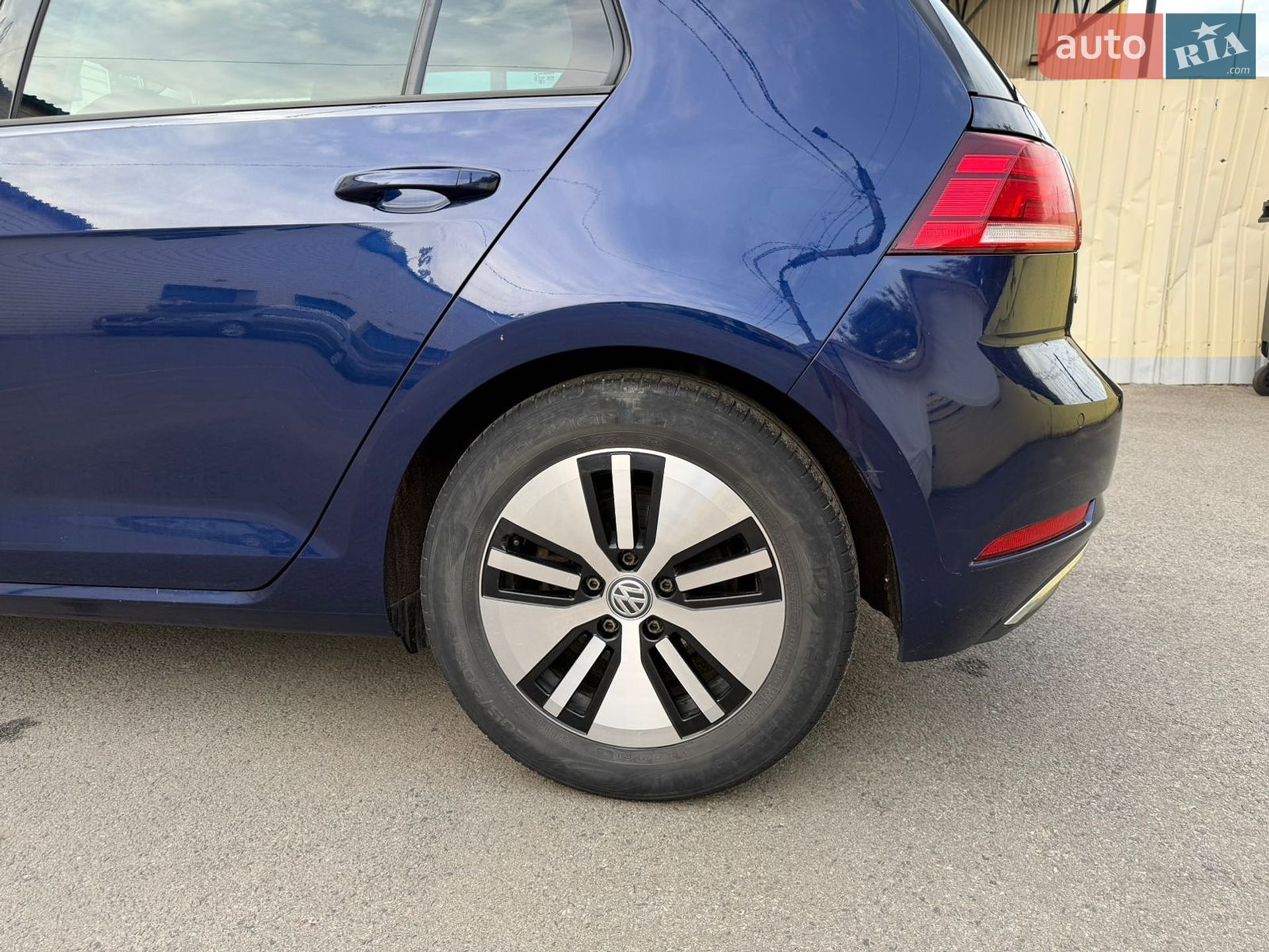 Volkswagen e-Golf 2017 VIN WVWZZZAUZJ8901497 фото оголошення 13 з 85