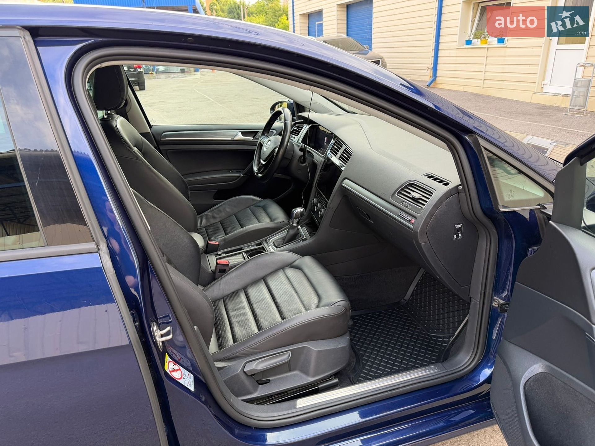 Volkswagen e-Golf 2017 VIN WVWZZZAUZJ8901497 фото оголошення 27 з 85