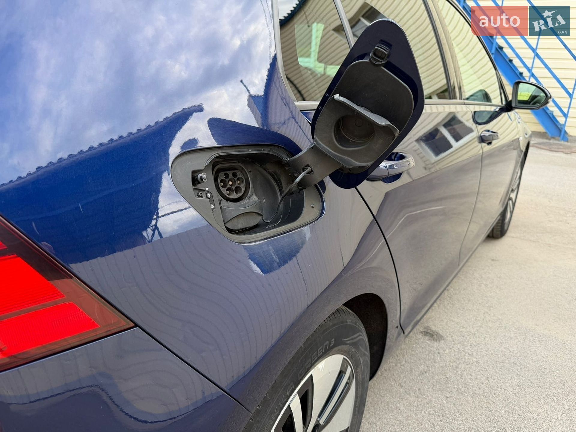 Volkswagen e-Golf 2017 VIN WVWZZZAUZJ8901497 фото оголошення 30 з 85
