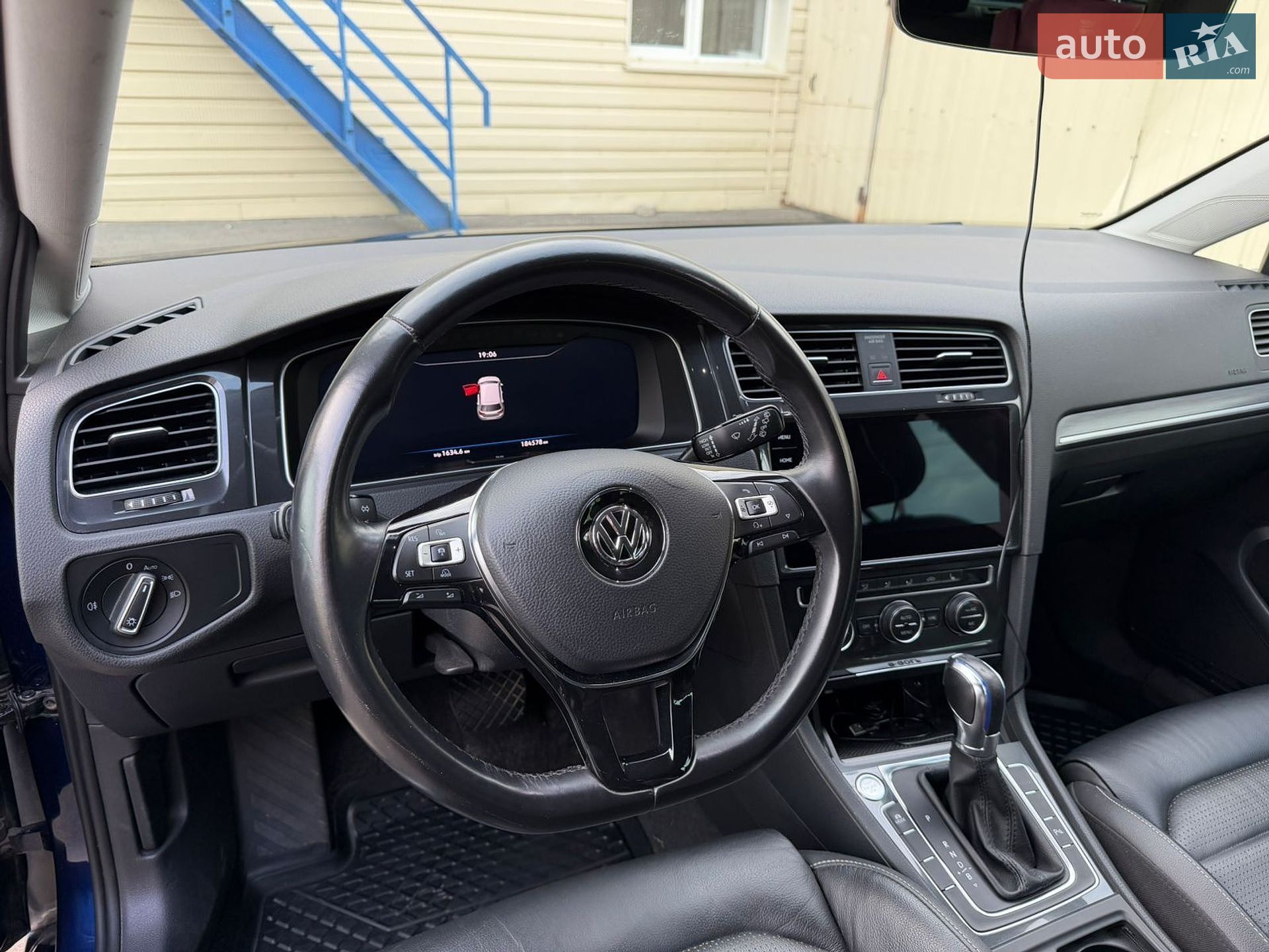 Volkswagen e-Golf 2017 VIN WVWZZZAUZJ8901497 фото оголошення 38 з 85