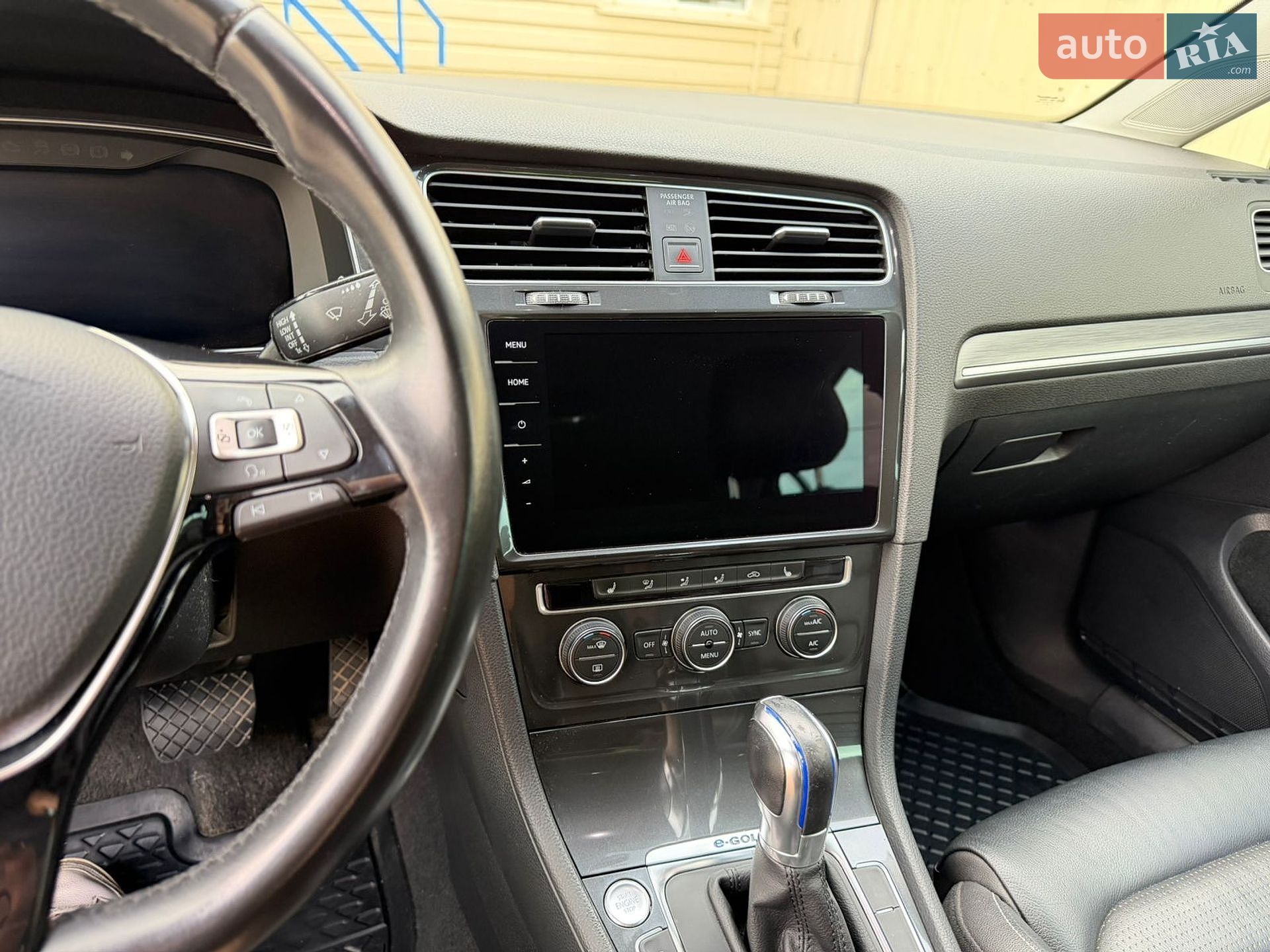 Volkswagen e-Golf 2017 VIN WVWZZZAUZJ8901497 фото оголошення 40 з 85